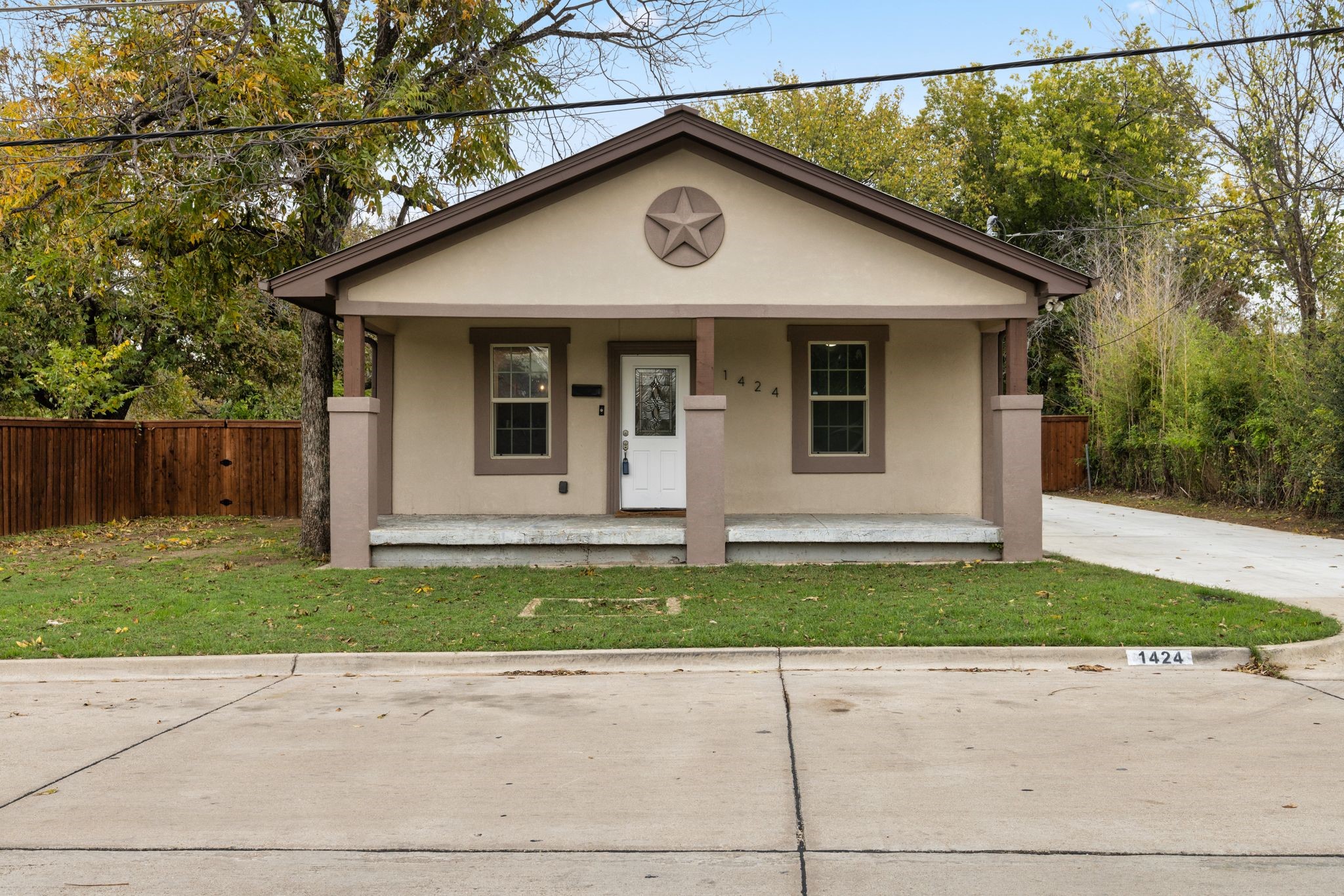 1424 Woods Lane