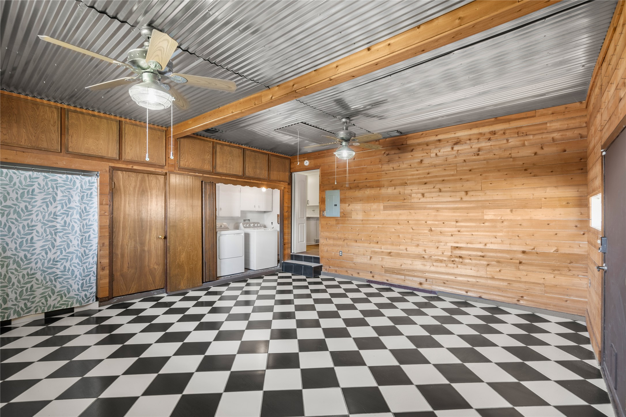 100 Paint Brush Road