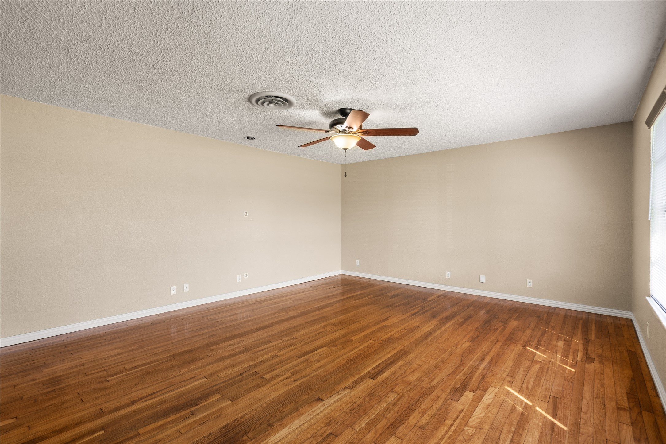 100 Paint Brush Road