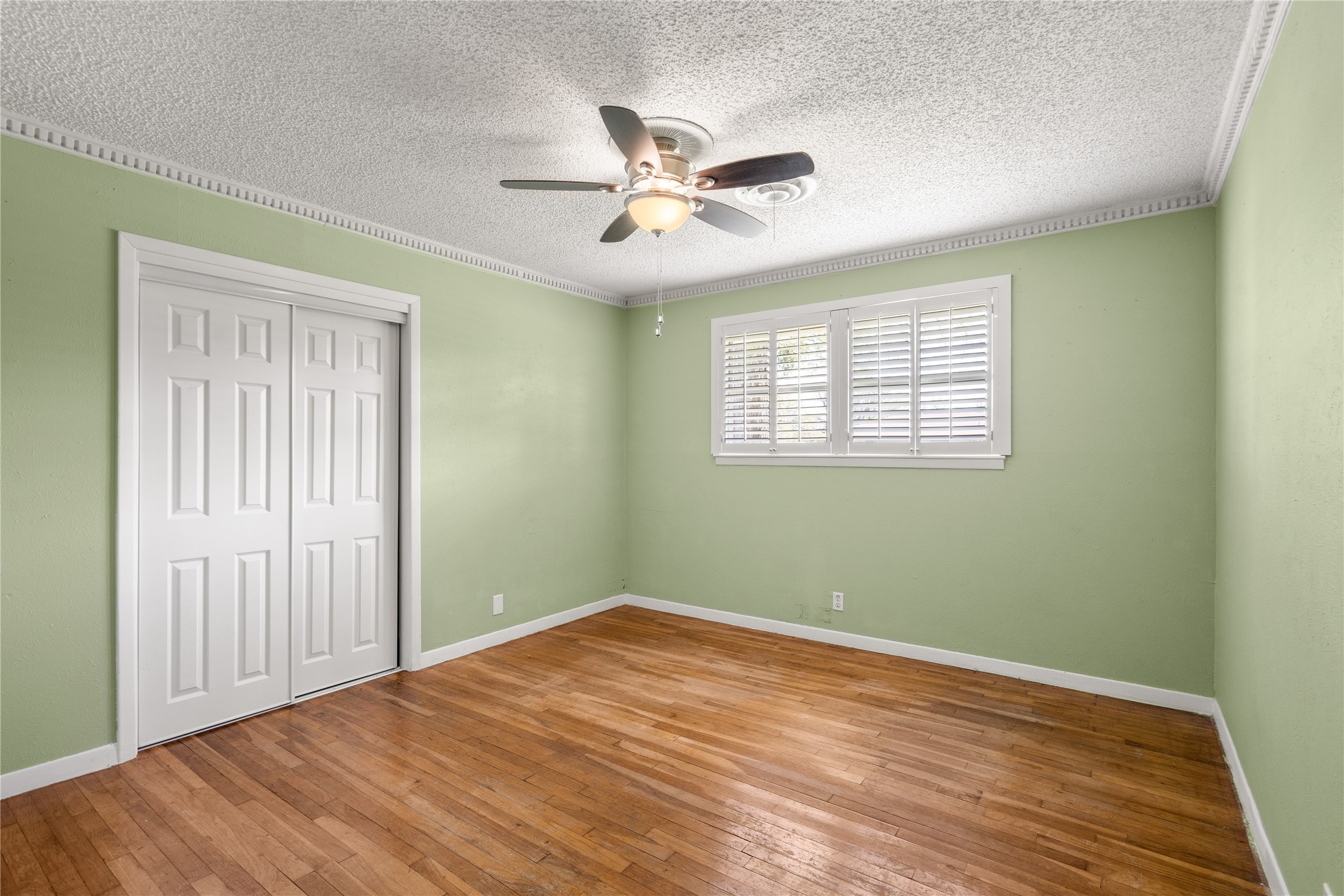 100 Paint Brush Road