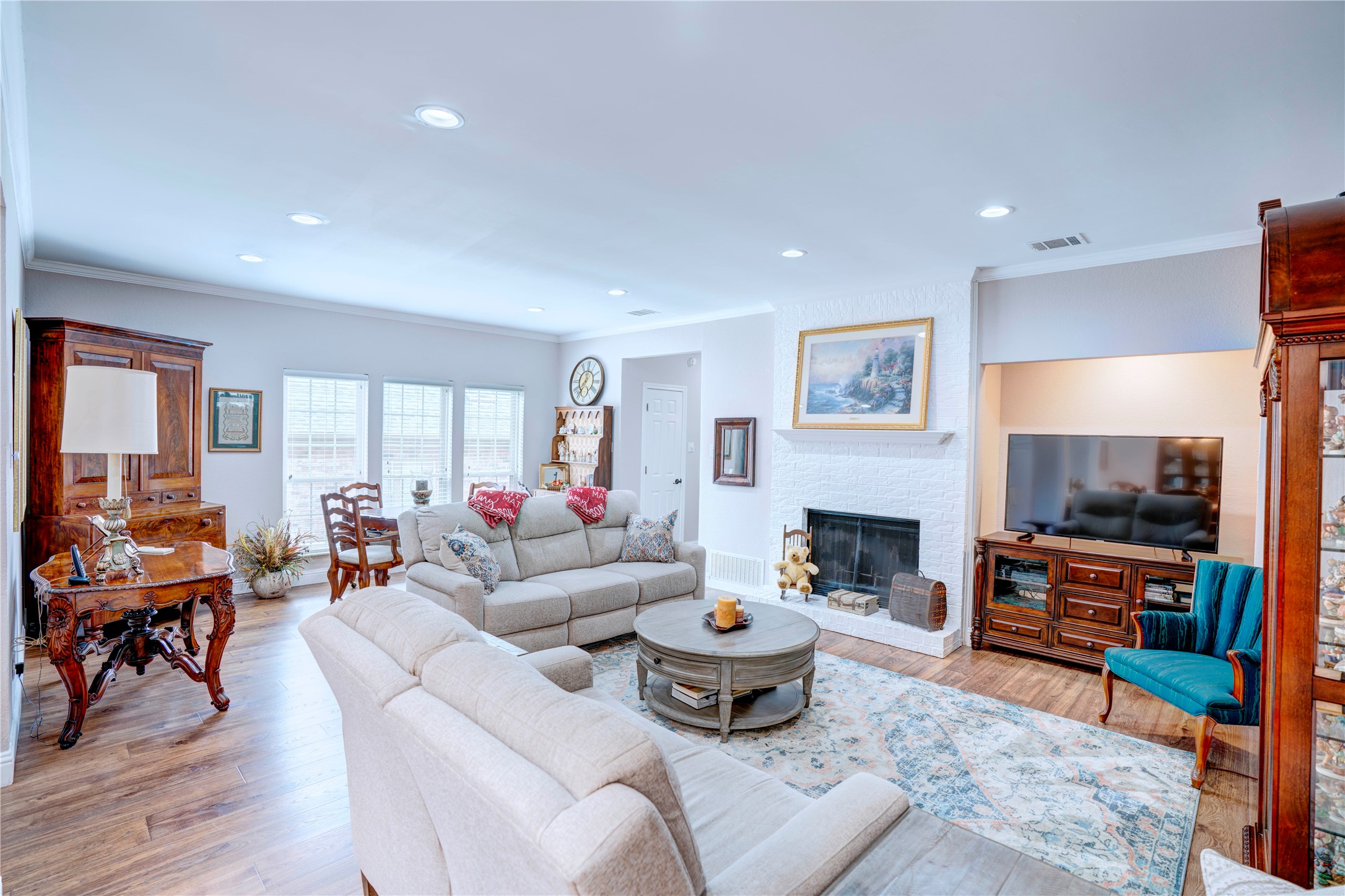 1215 Woodland Park Drive