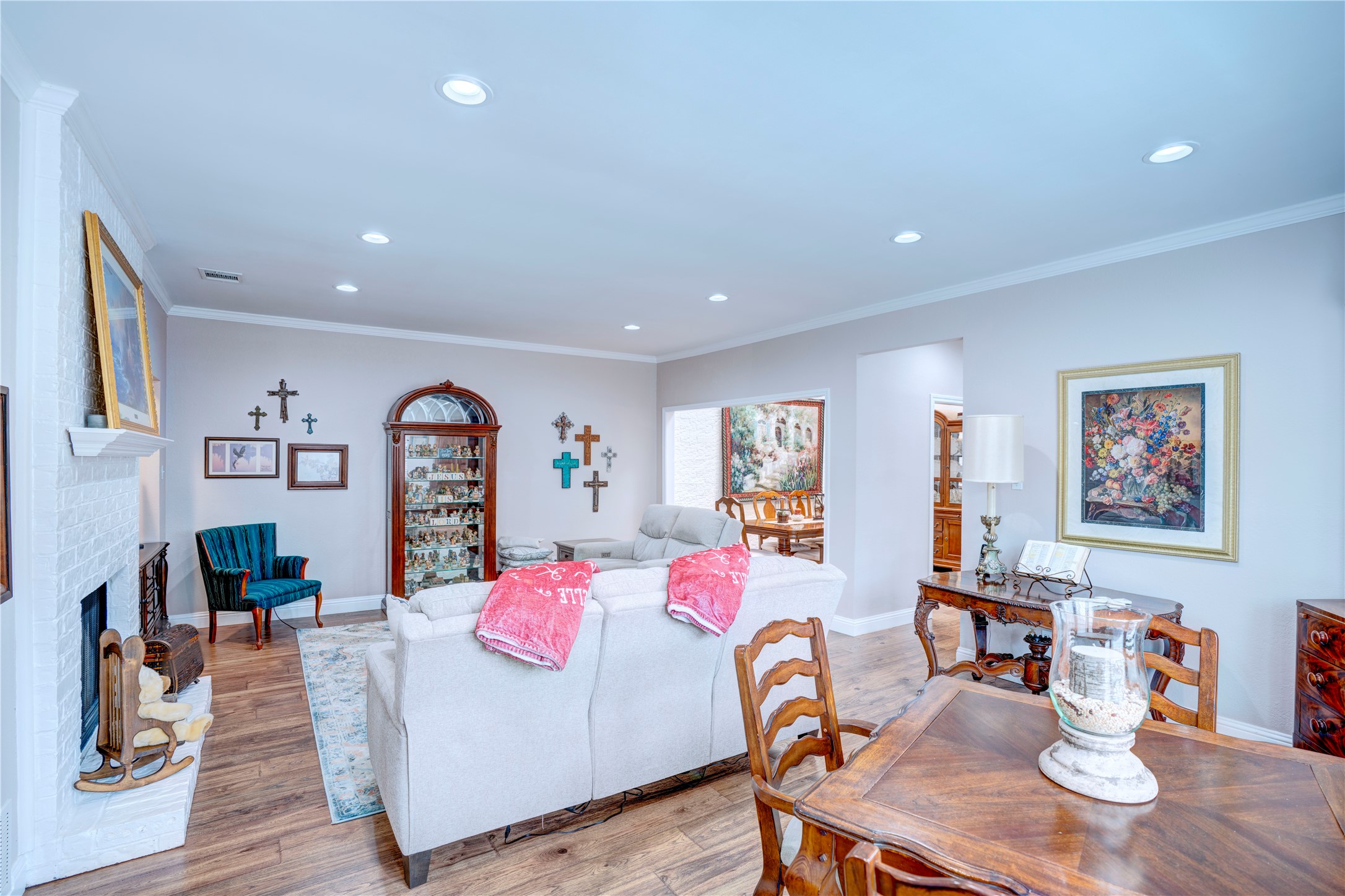 1215 Woodland Park Drive
