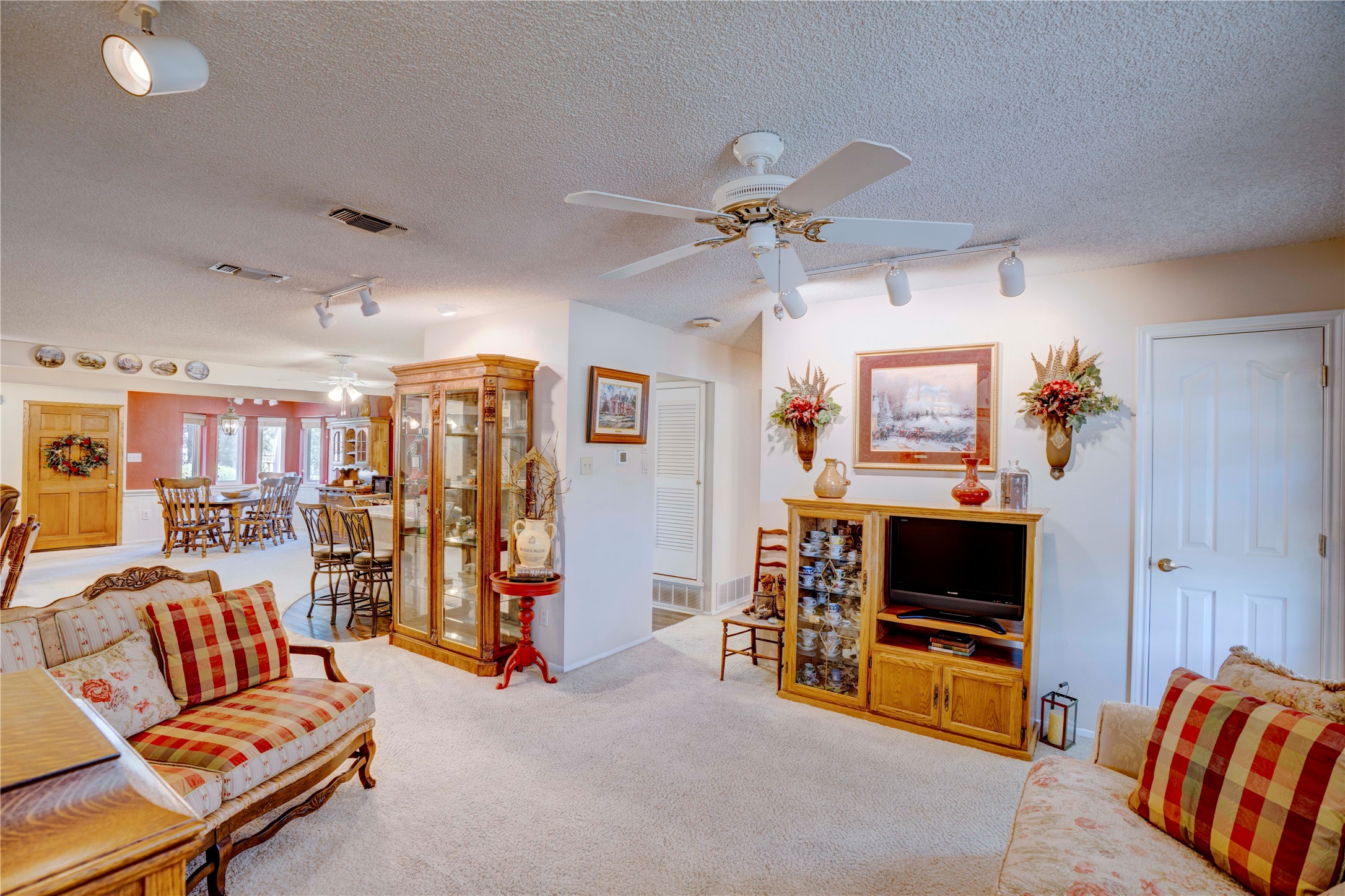 4905 Tracy Drive