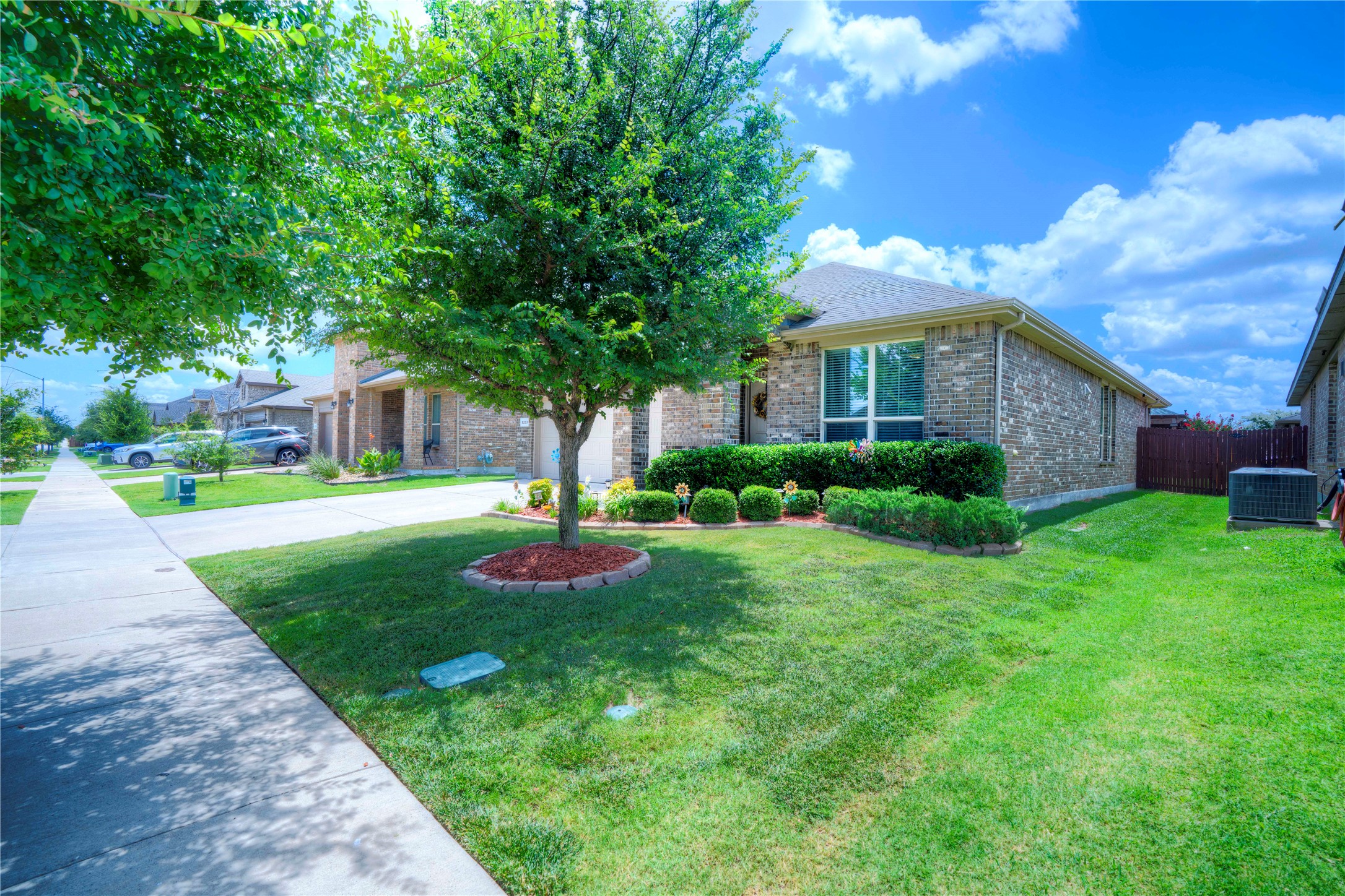5233 Sugarcane Lane