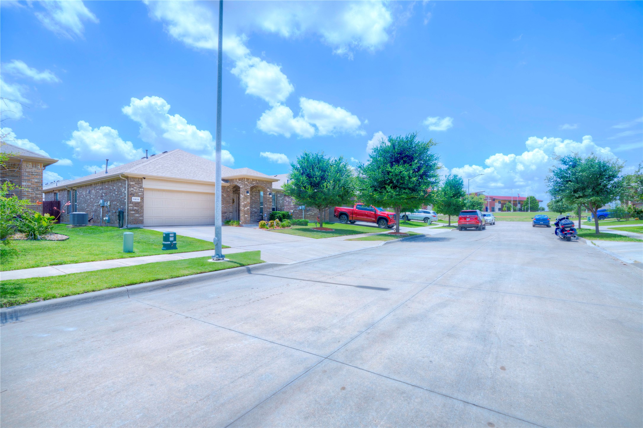 5233 Sugarcane Lane