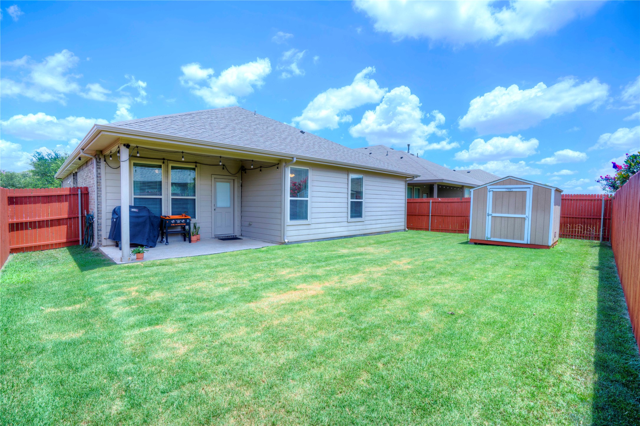 5233 Sugarcane Lane