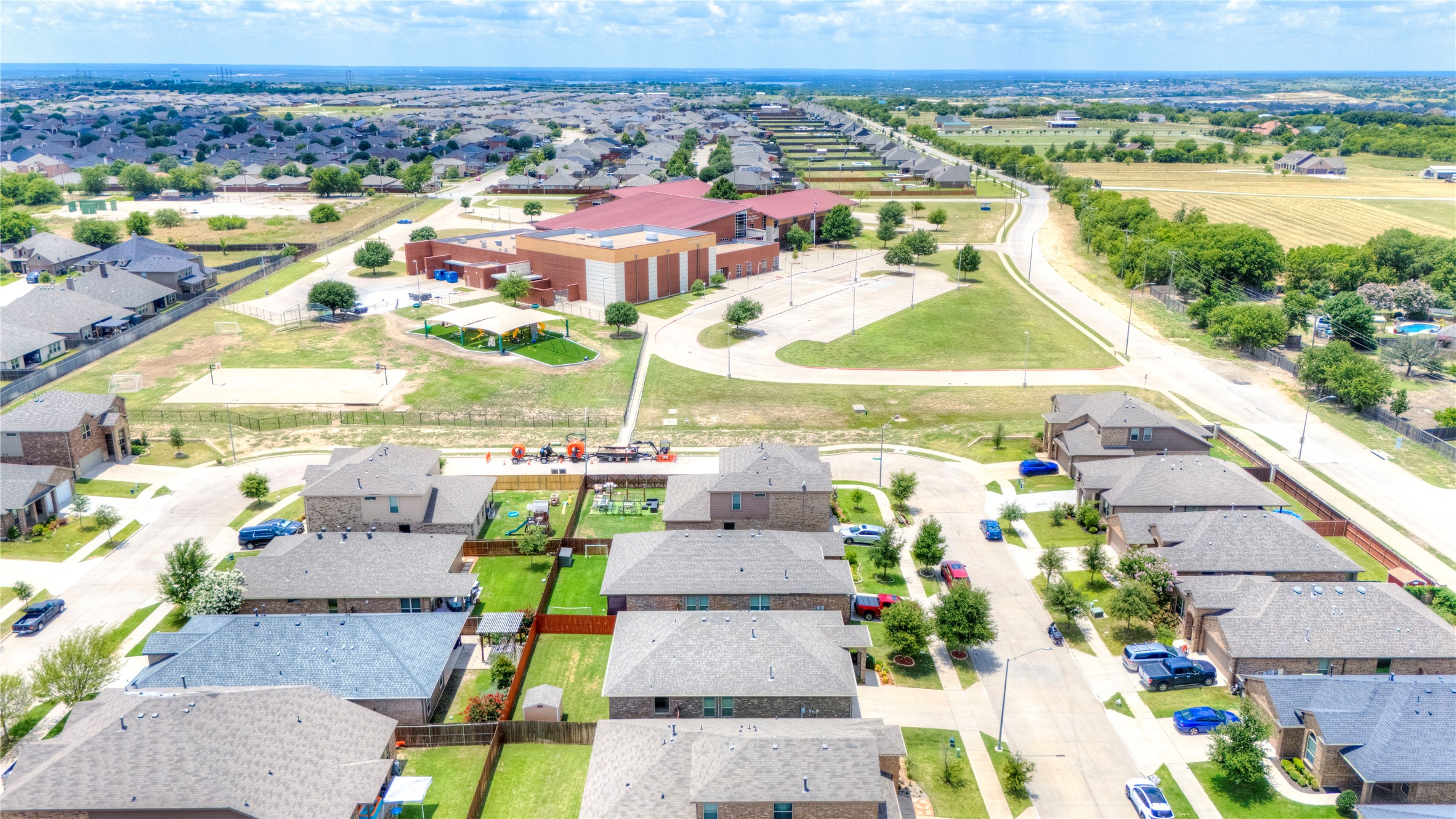 5233 Sugarcane Lane