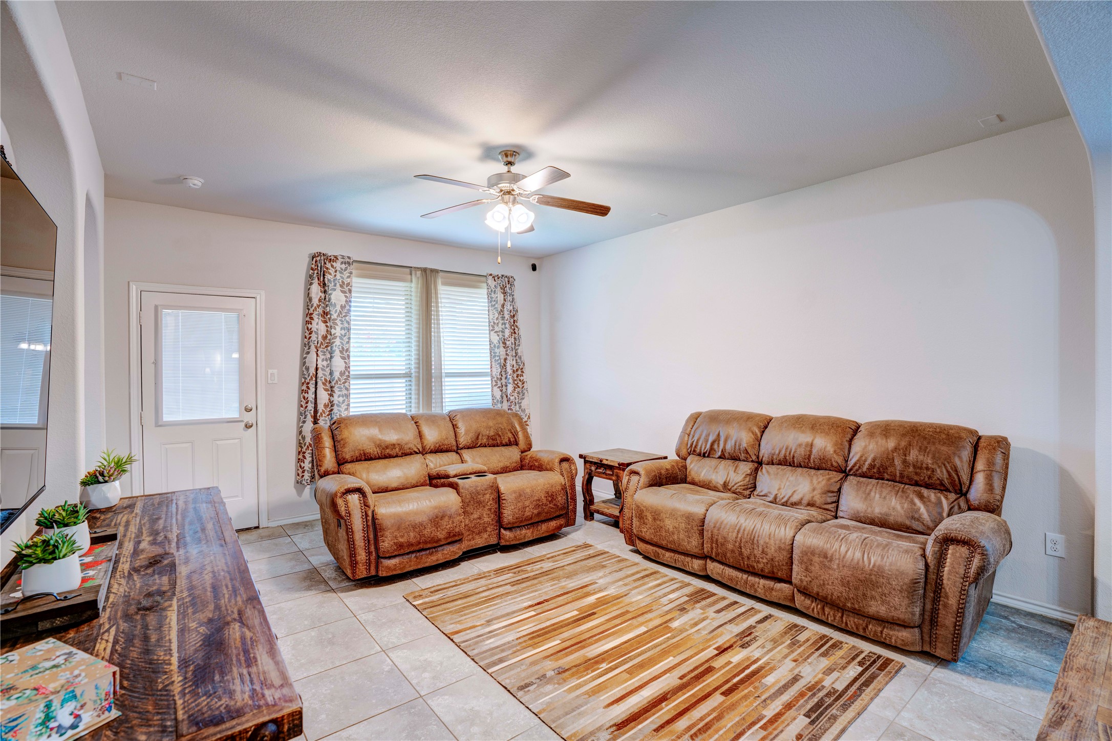 5233 Sugarcane Lane