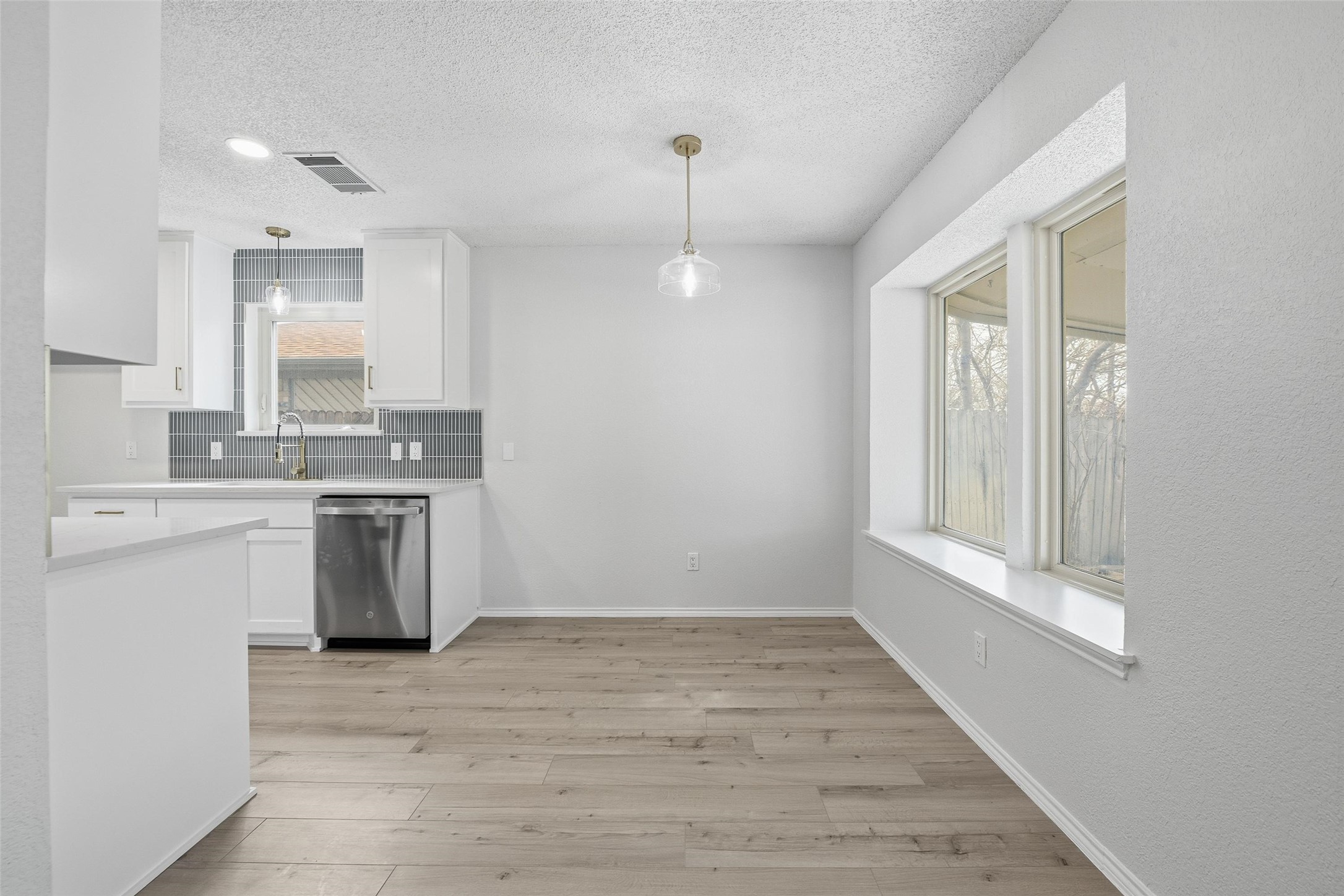 6601 JERRI LYNN Drive