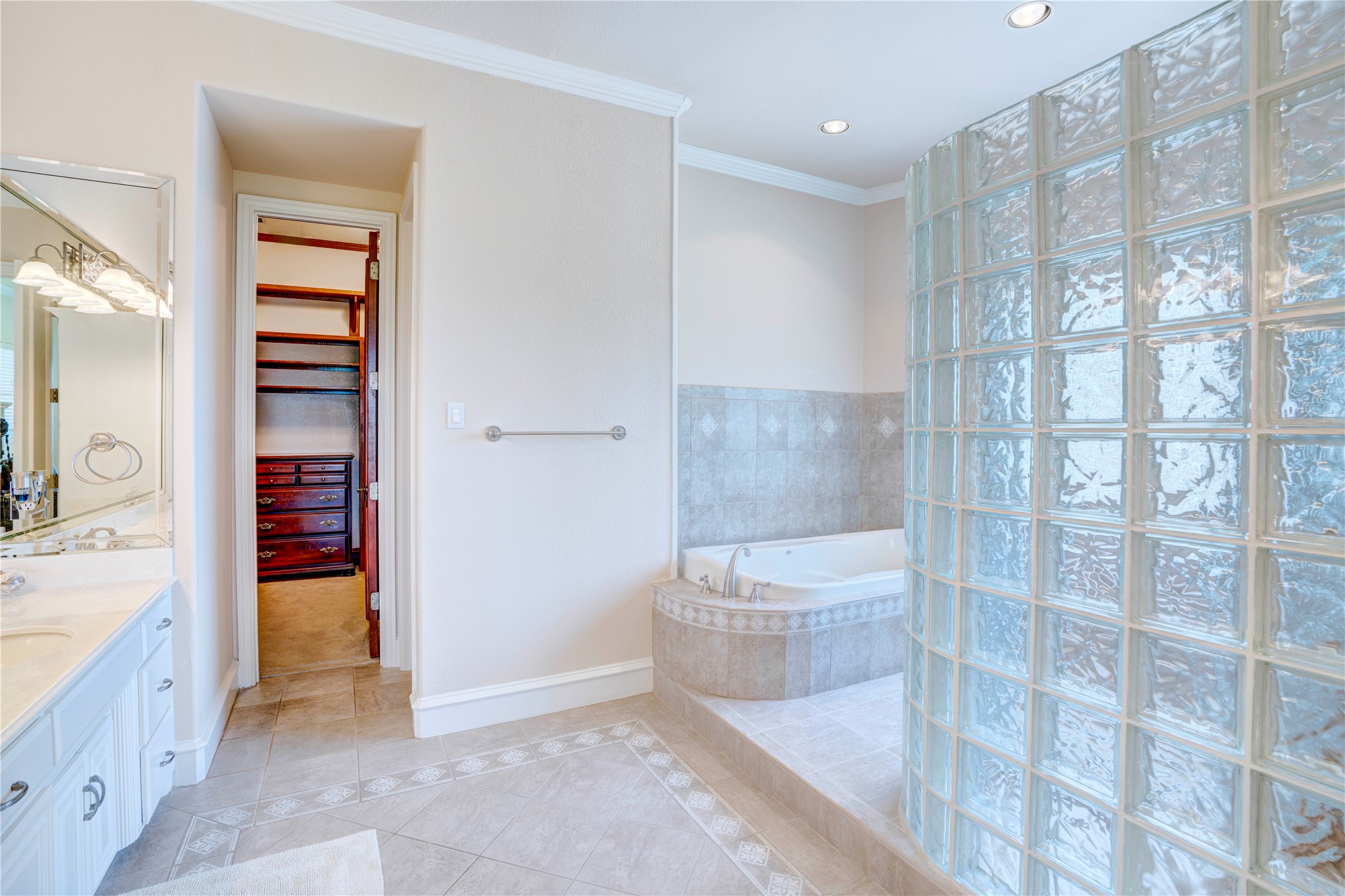 1132 Mallard Pointe Drive