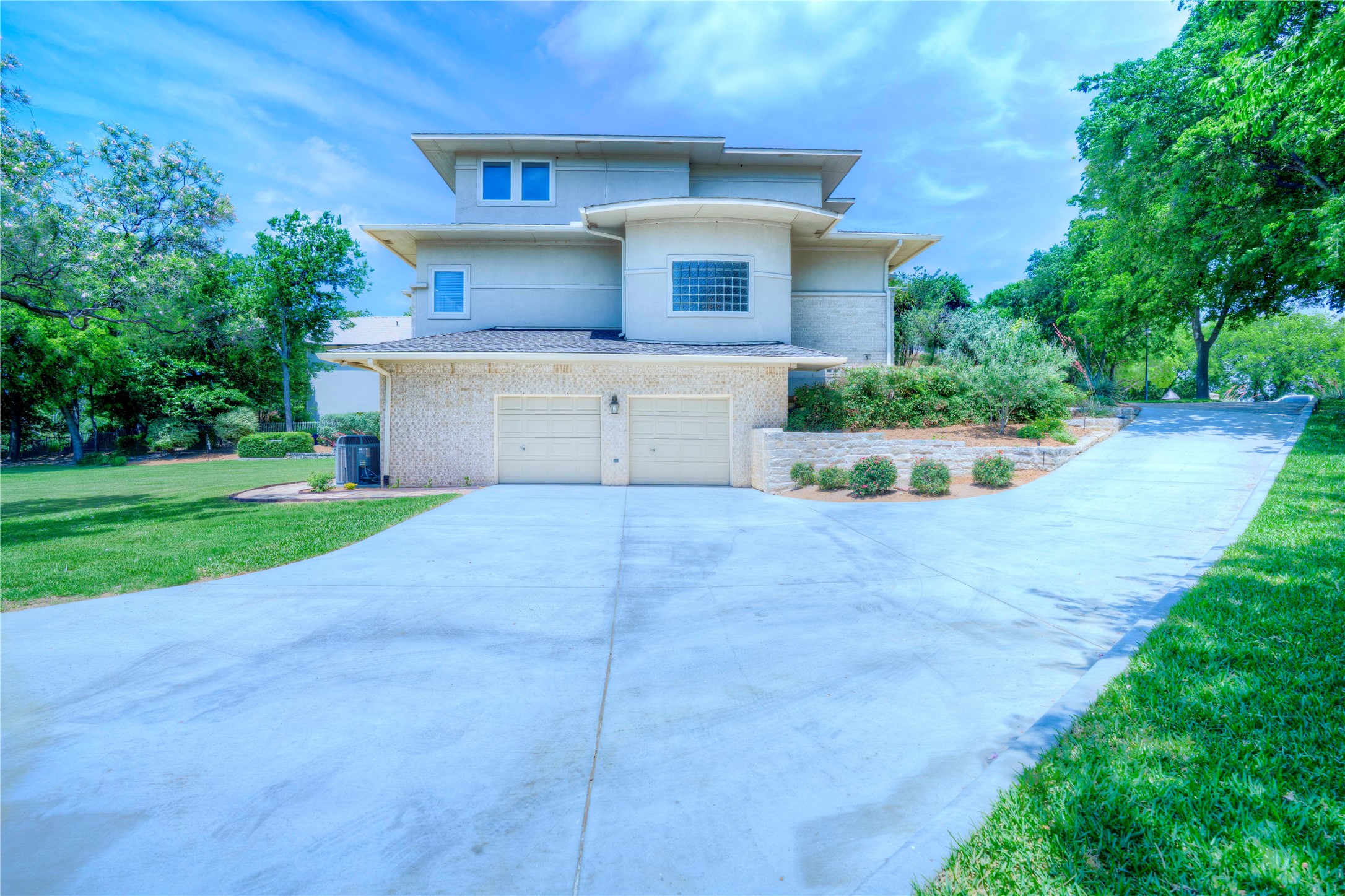 1132 Mallard Pointe Drive