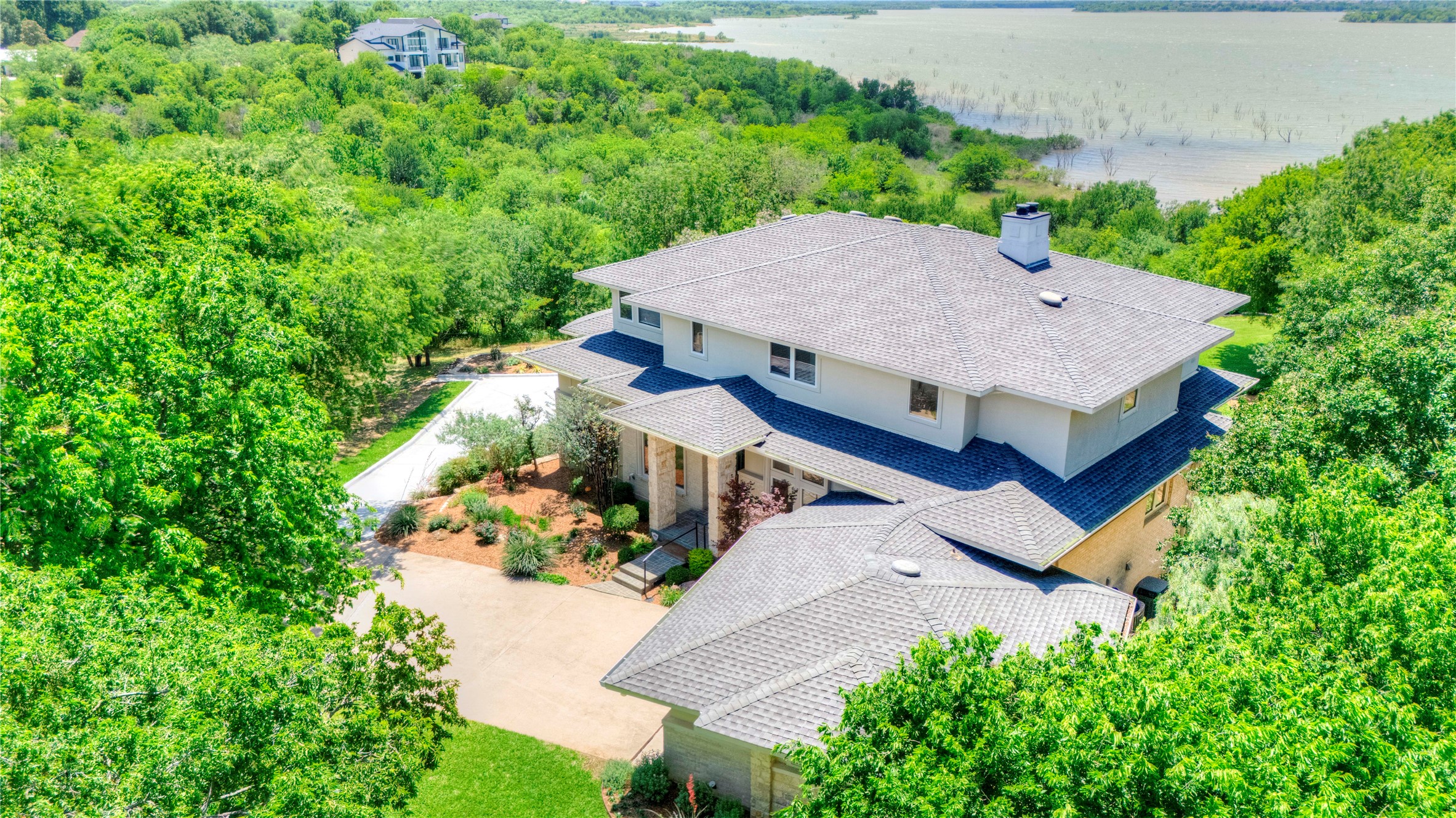 1132 Mallard Pointe Drive
