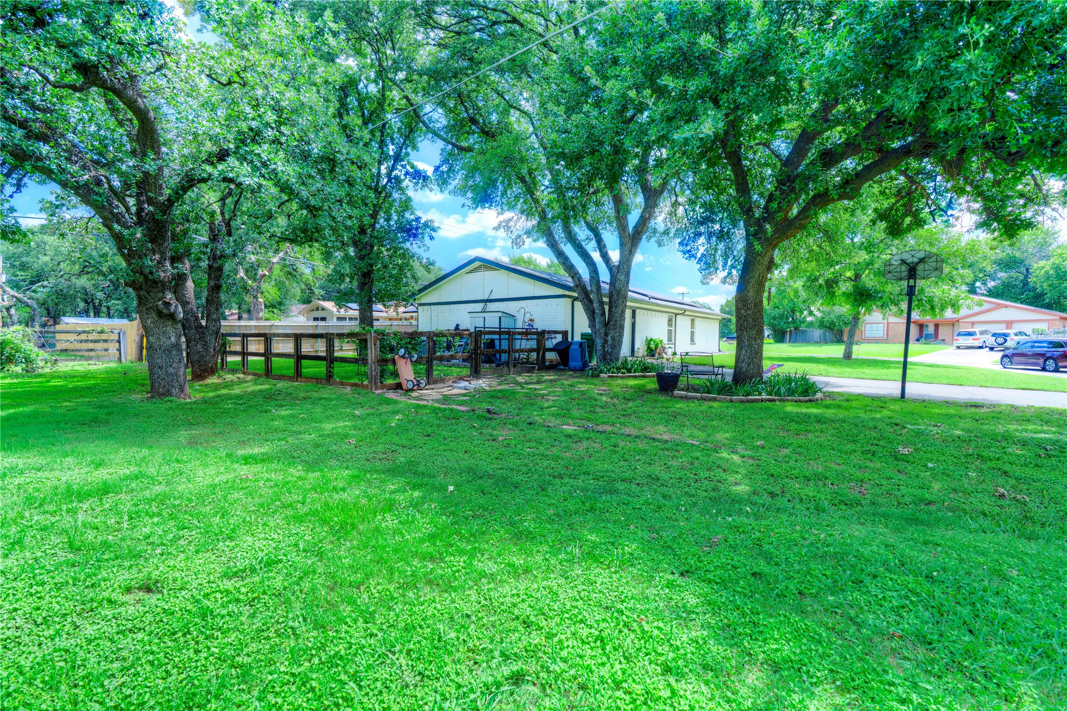 6901 Briardale Drive