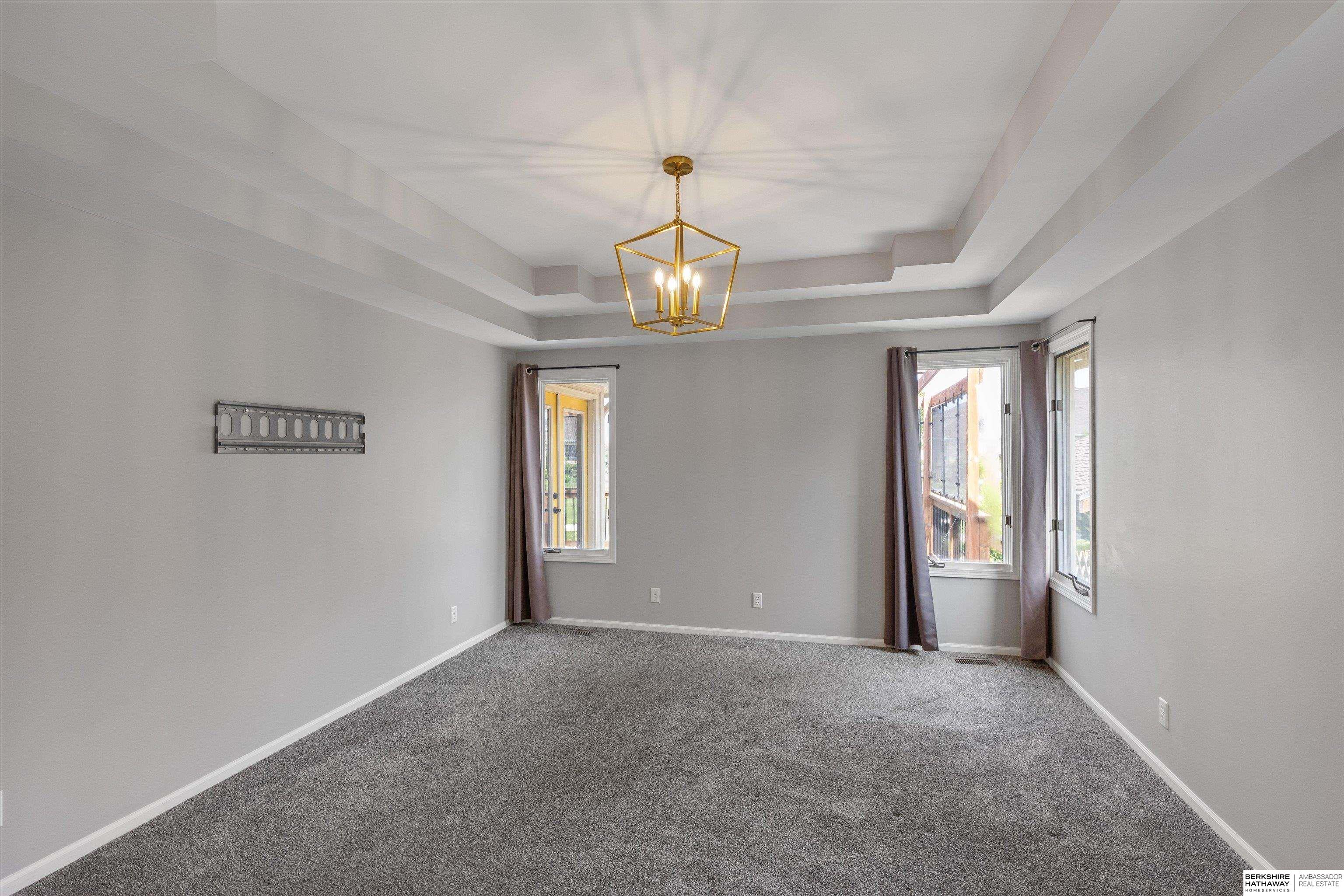 904 W Centennial Road
