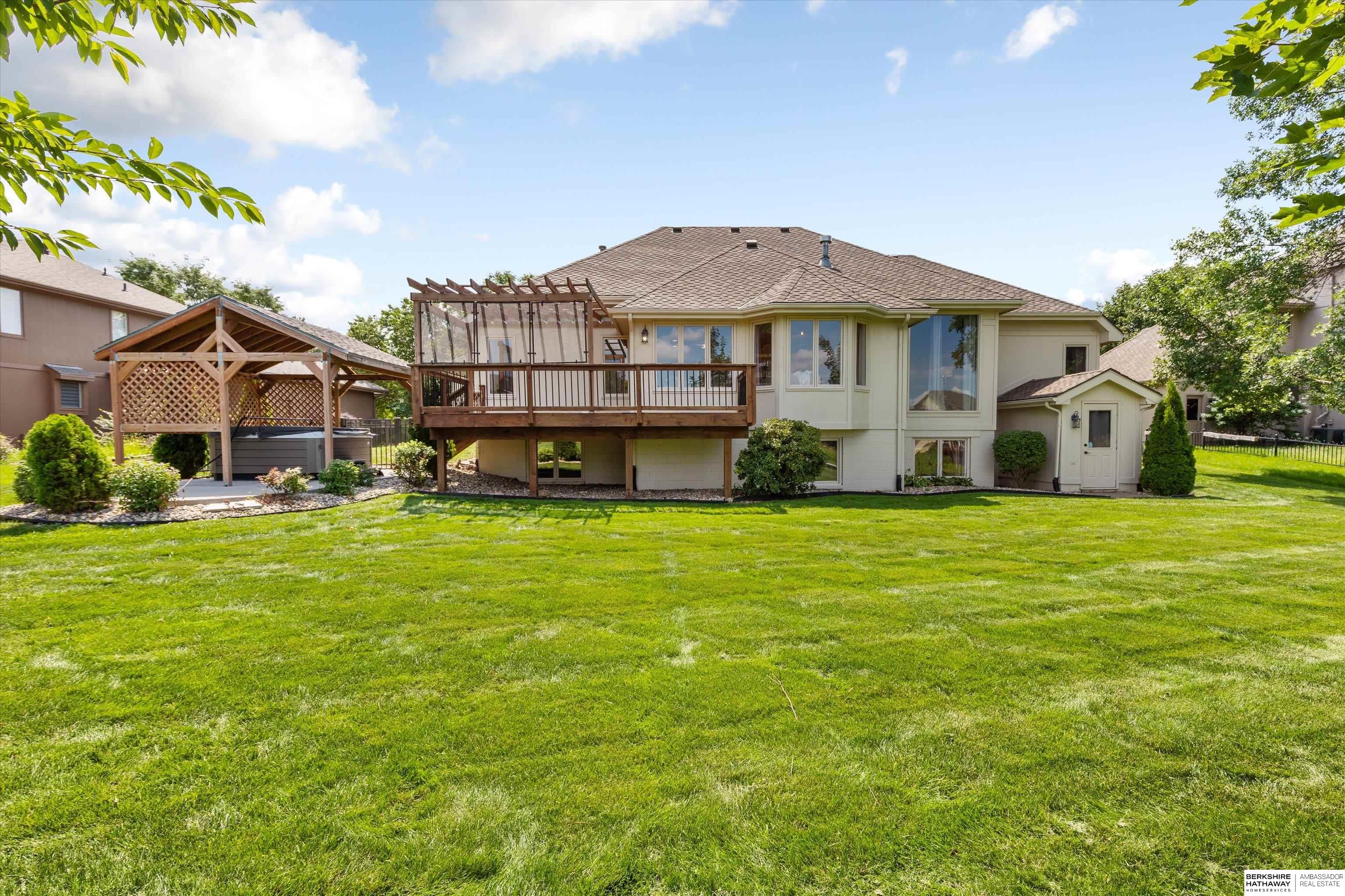 904 W Centennial Road