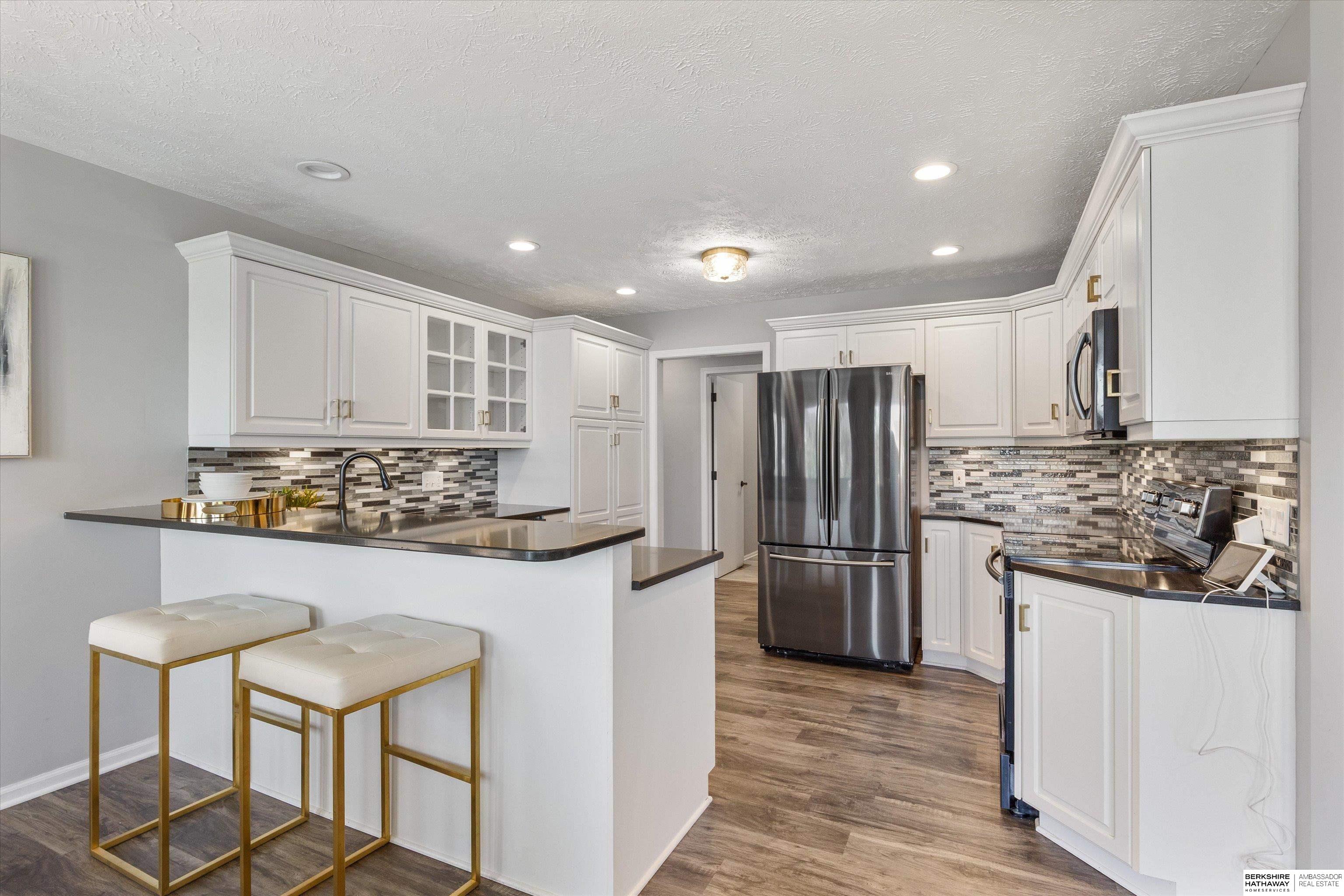 904 W Centennial Road
