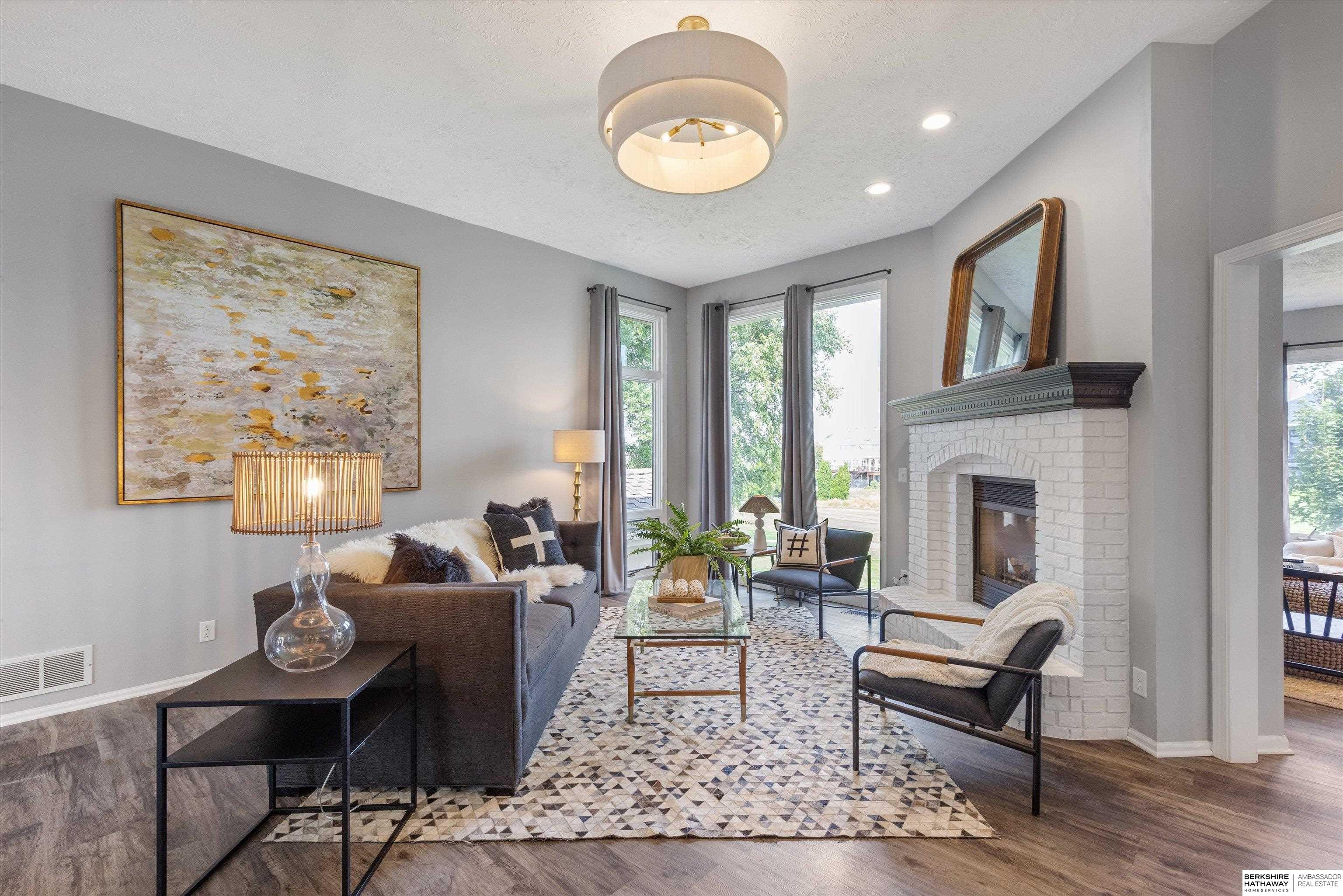 904 W Centennial Road
