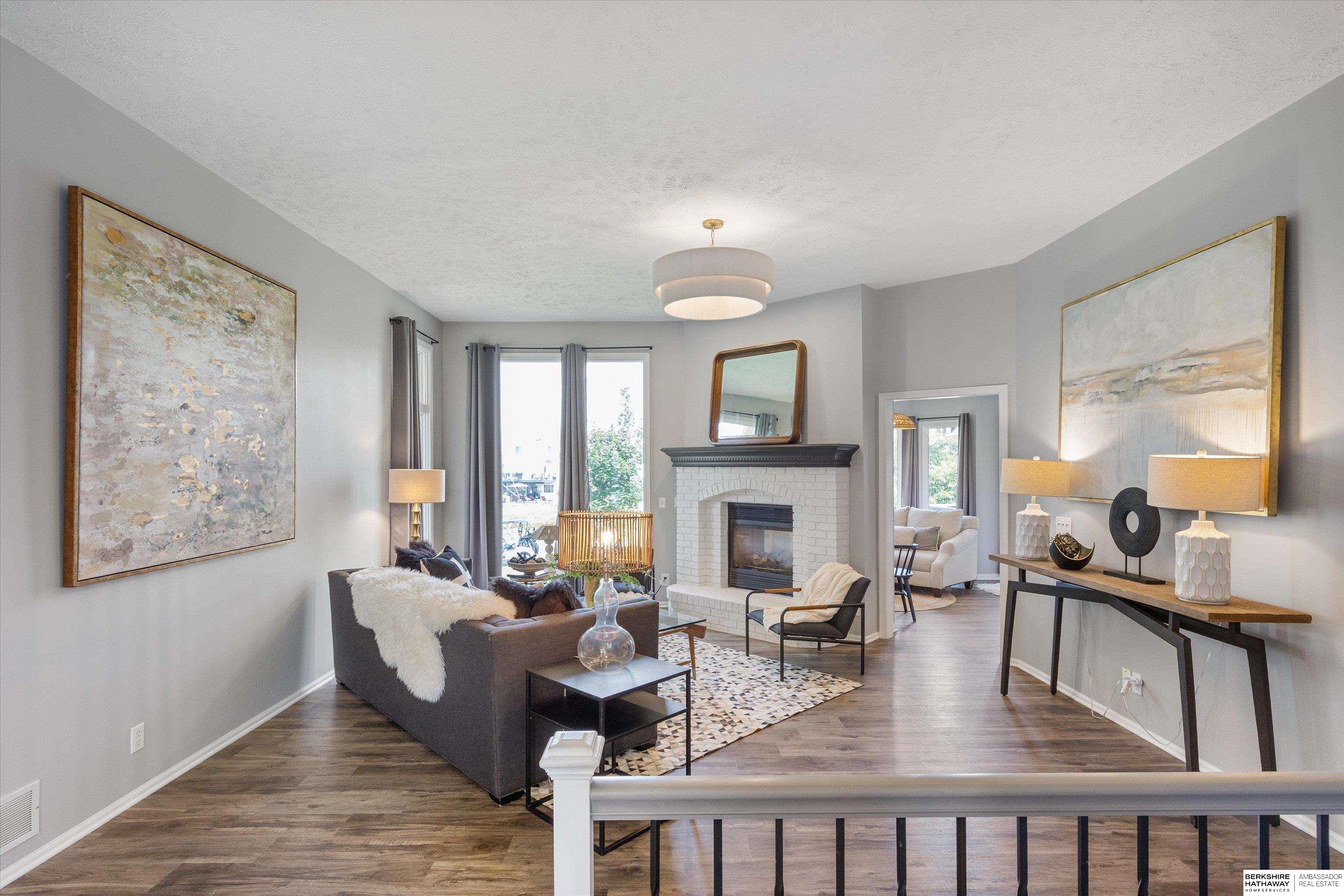 904 W Centennial Road
