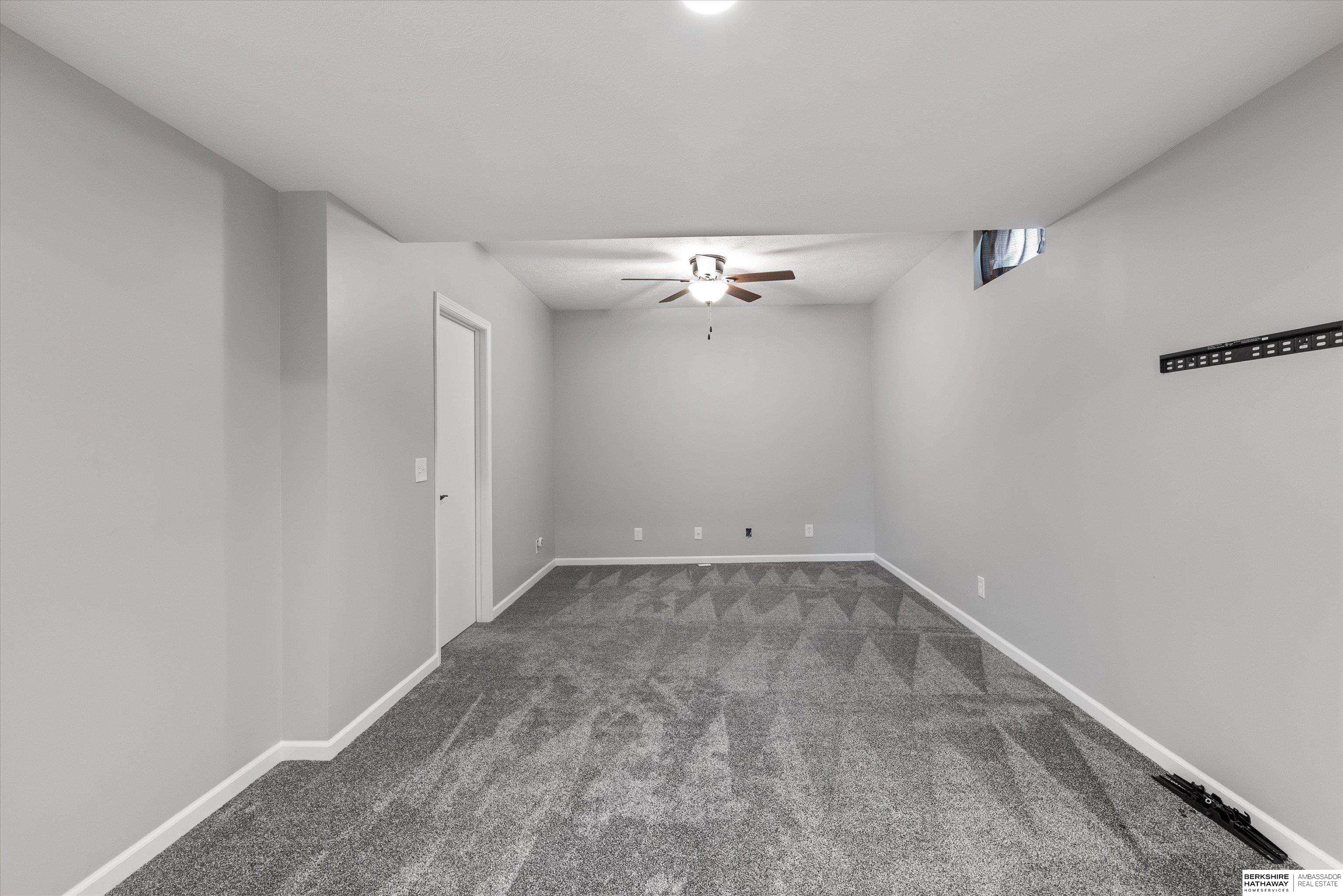 904 W Centennial Road