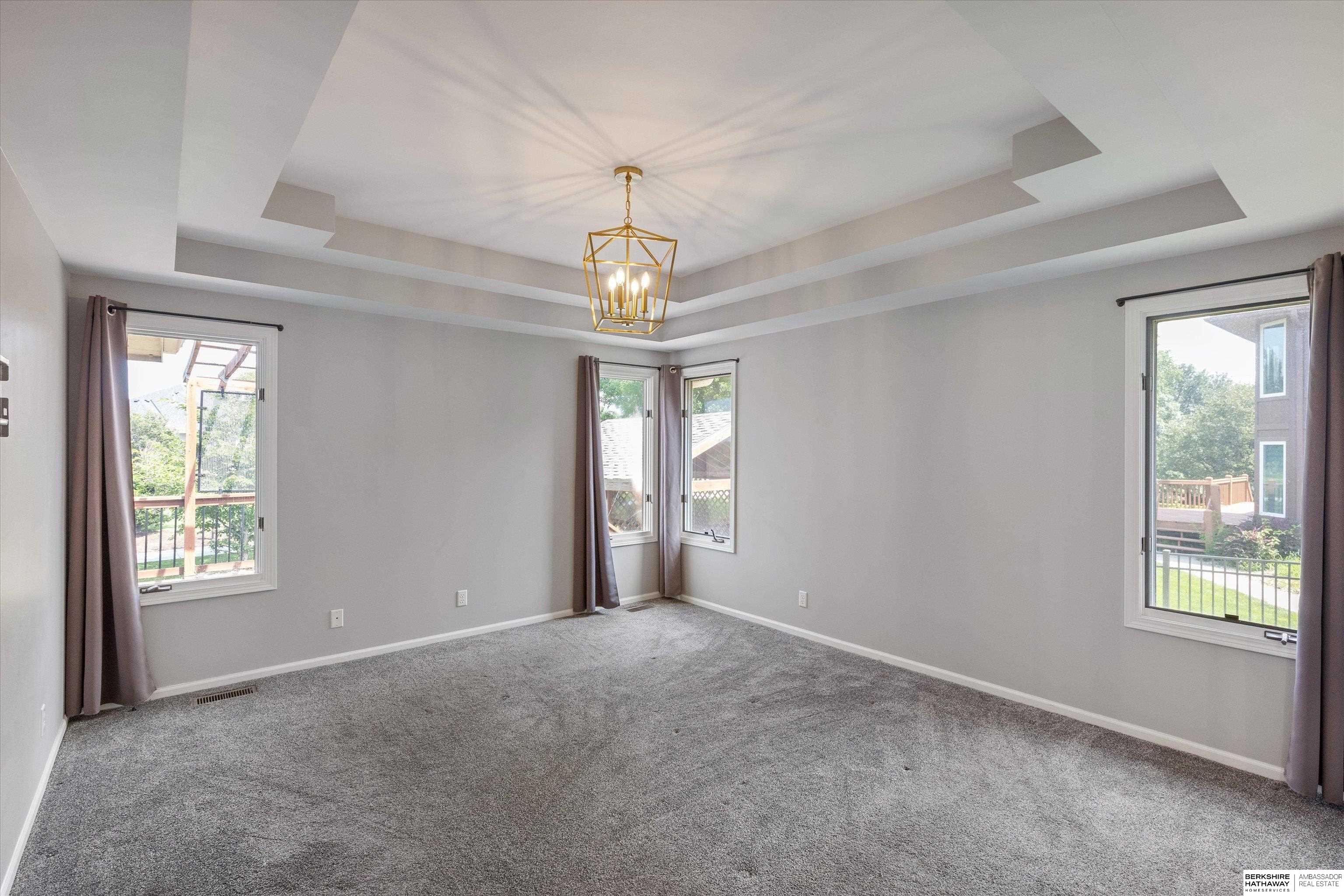 904 W Centennial Road
