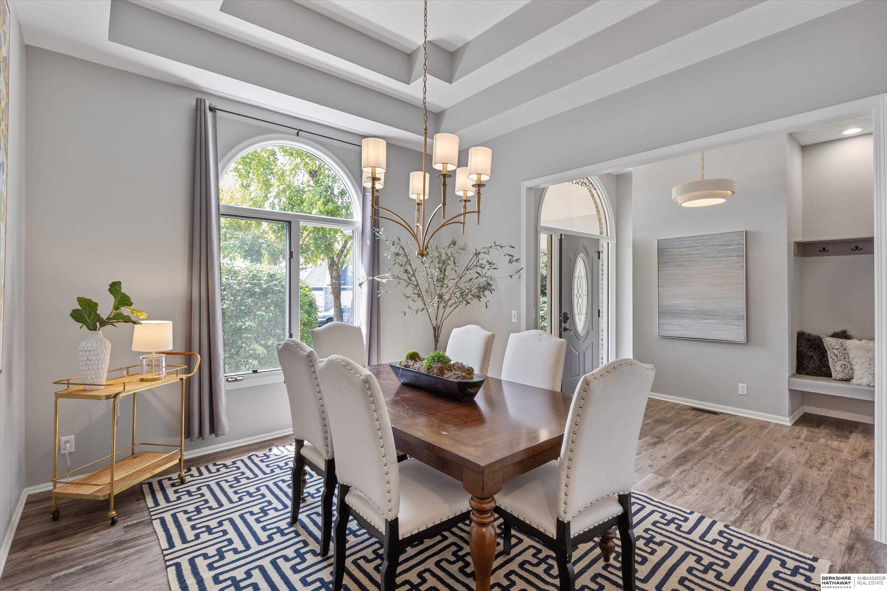 904 W Centennial Road