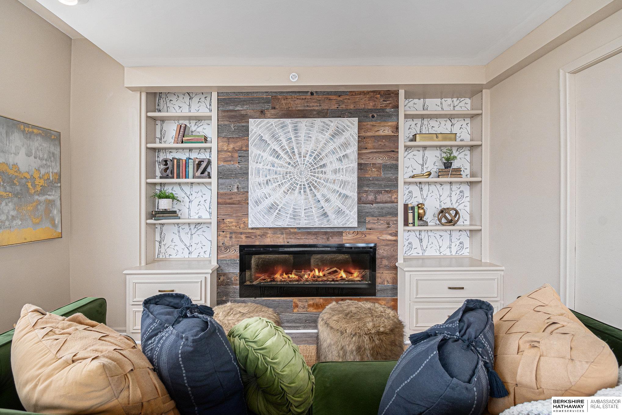 3000 Farnam Street # 6H