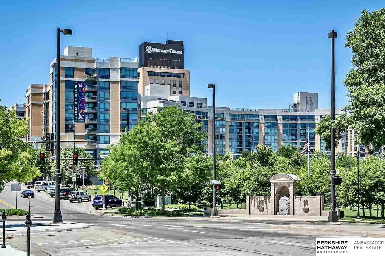 3000 Farnam Street # 6H