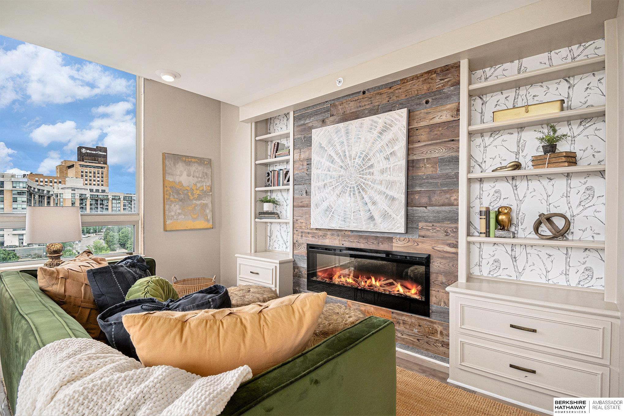 3000 Farnam Street # 6H