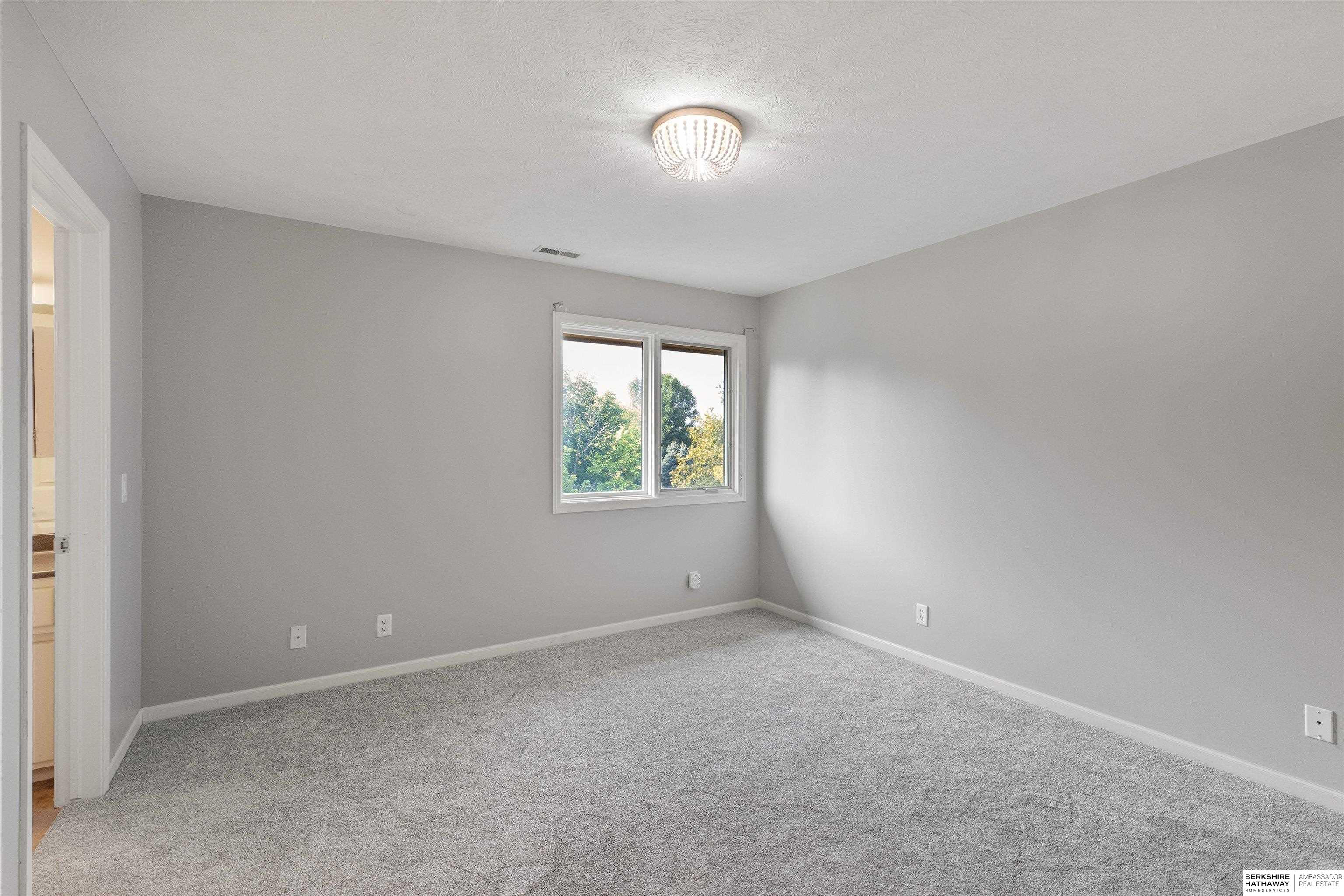 18107 Leavenworth Street