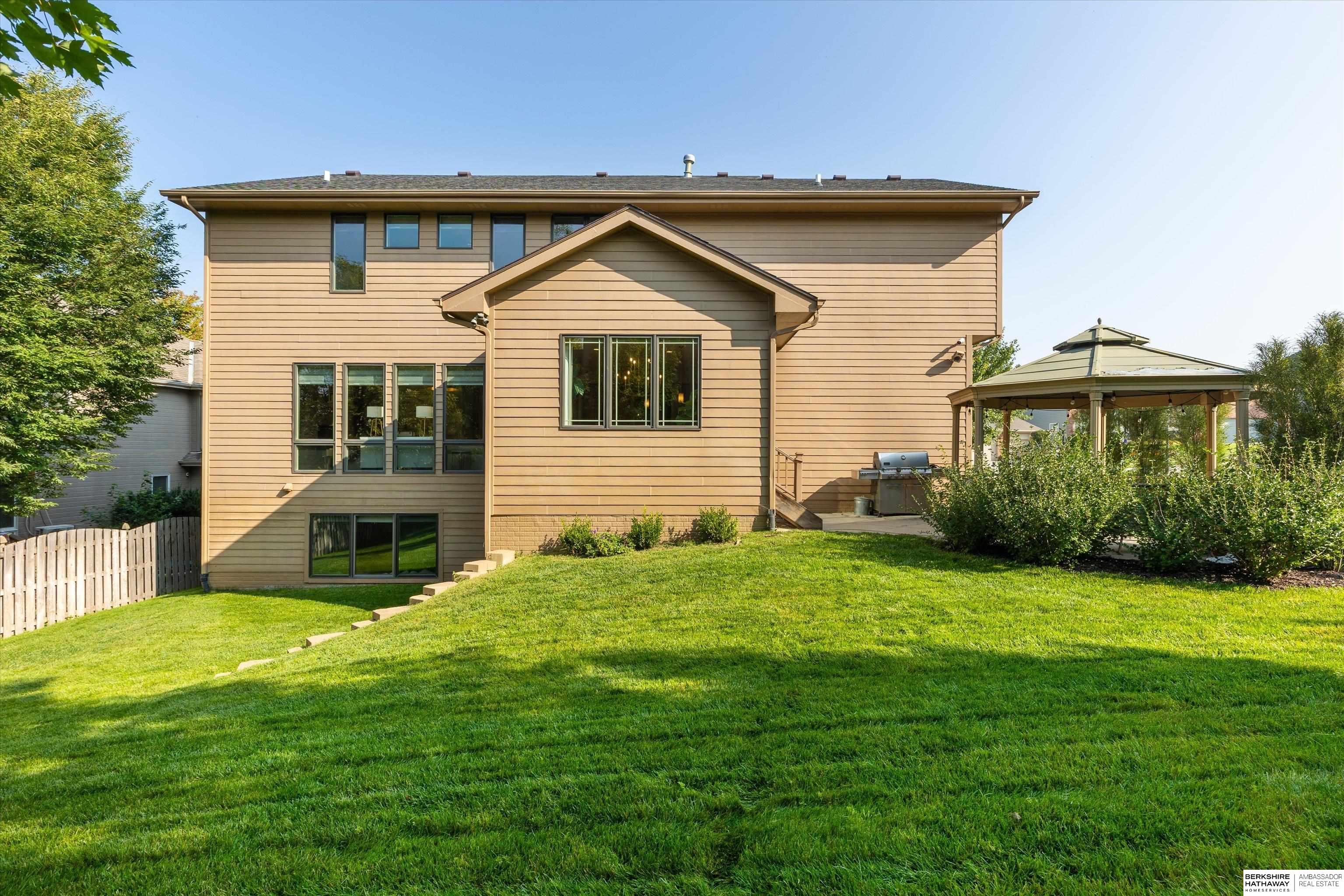 18107 Leavenworth Street