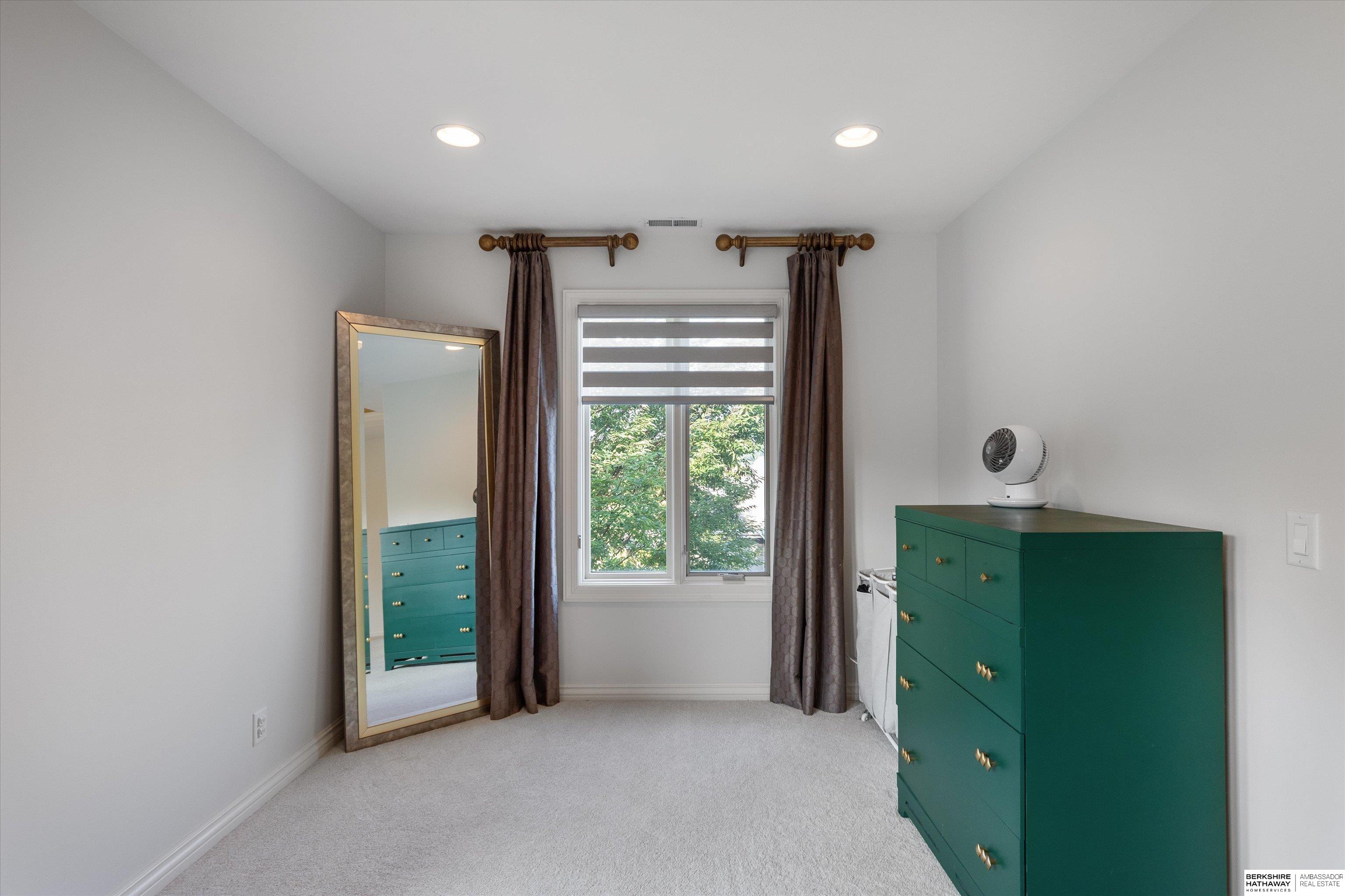 18107 Leavenworth Street