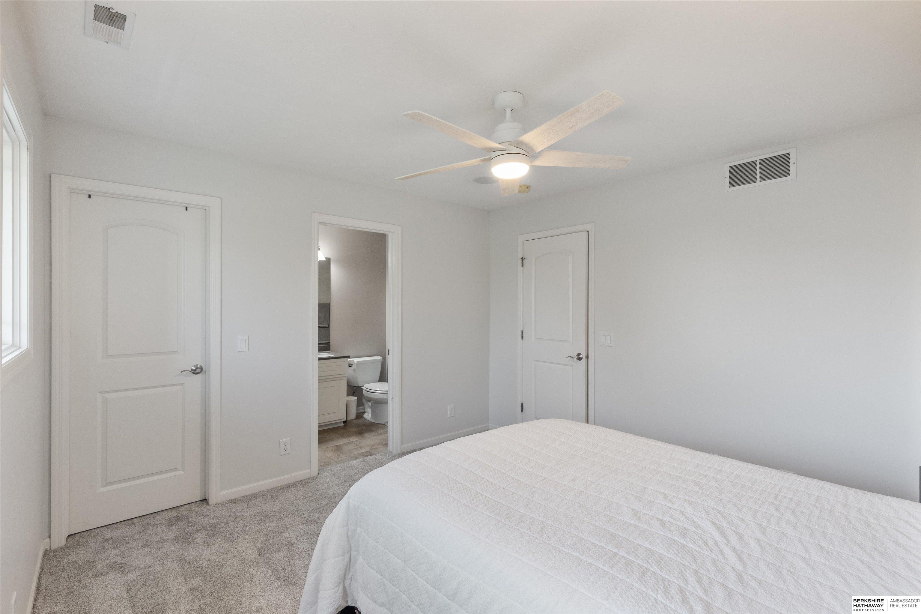 18107 Leavenworth Street