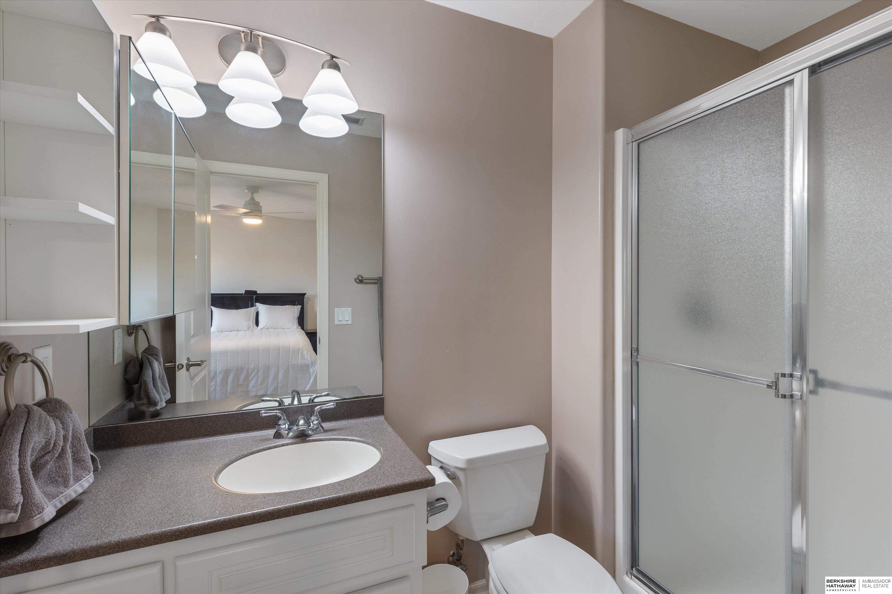 18107 Leavenworth Street