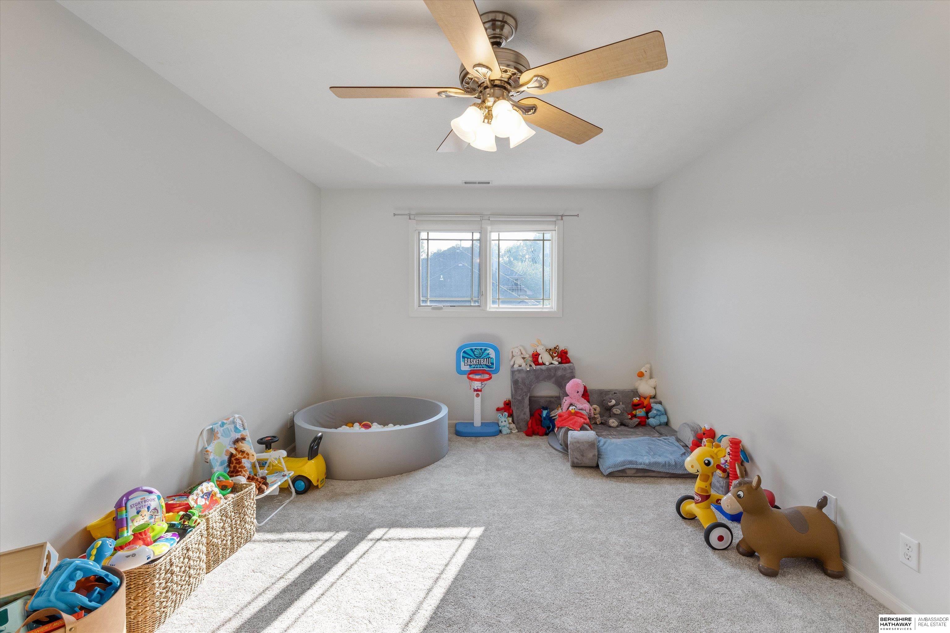 18107 Leavenworth Street