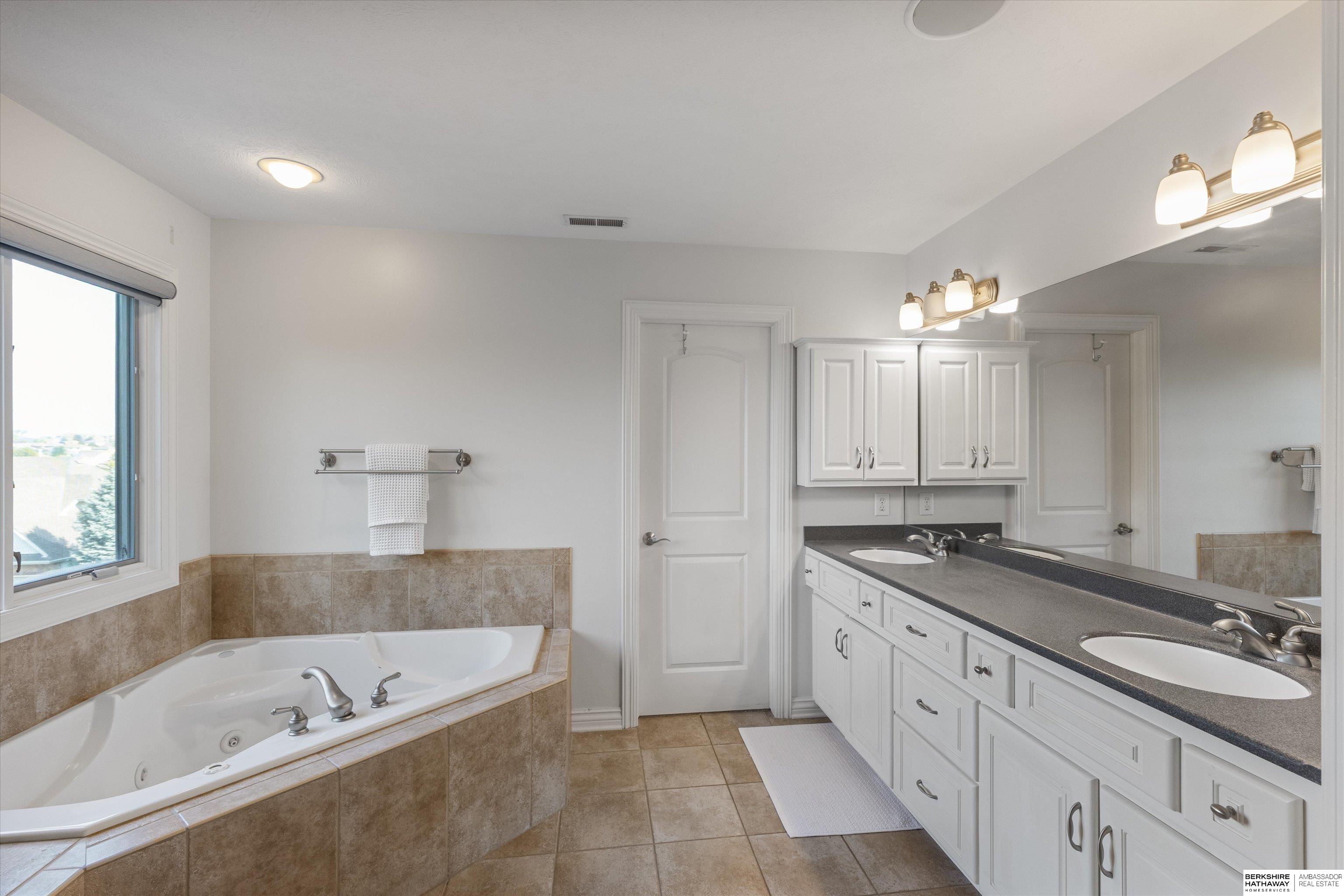 18107 Leavenworth Street