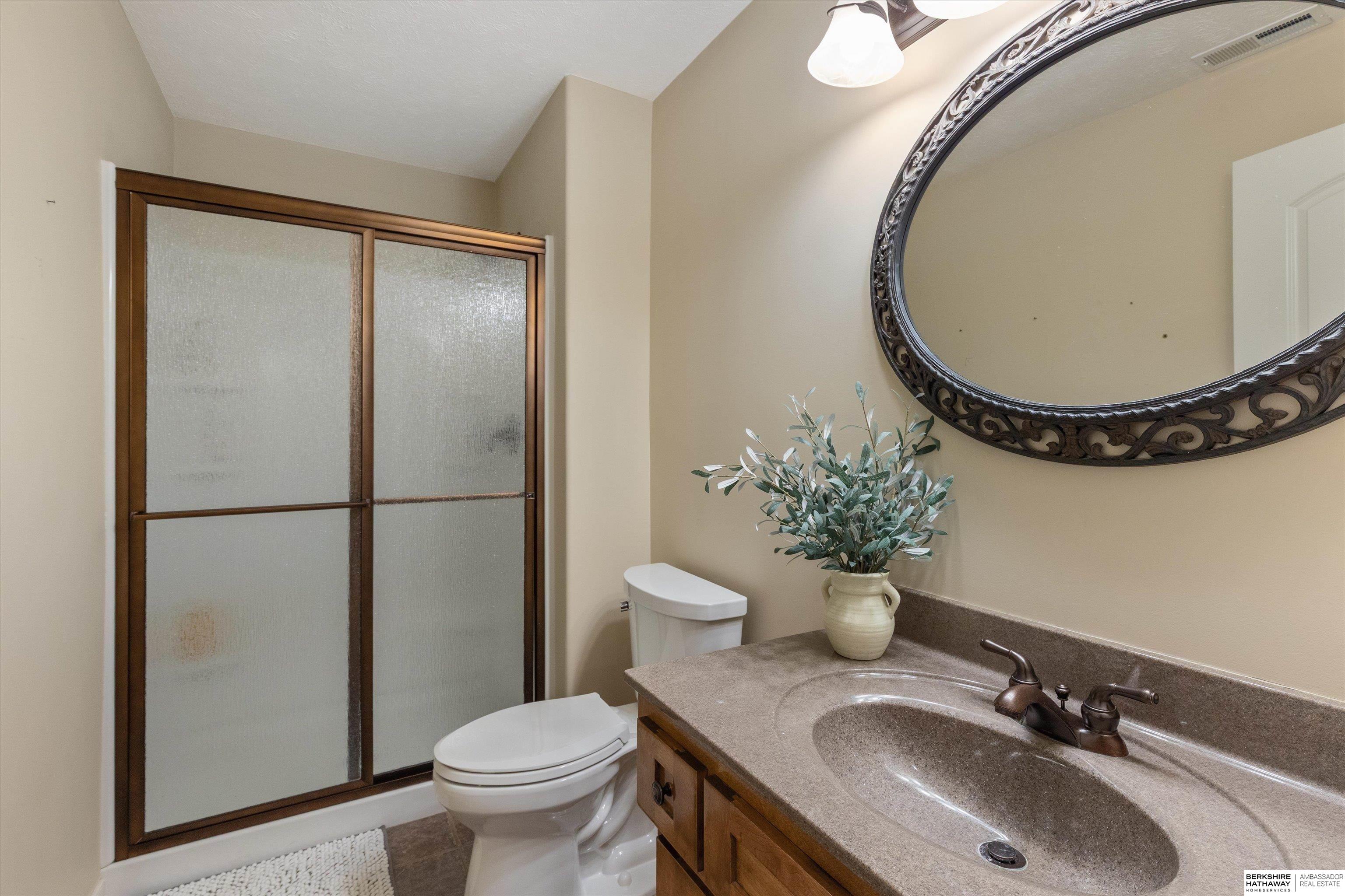 18107 Leavenworth Street