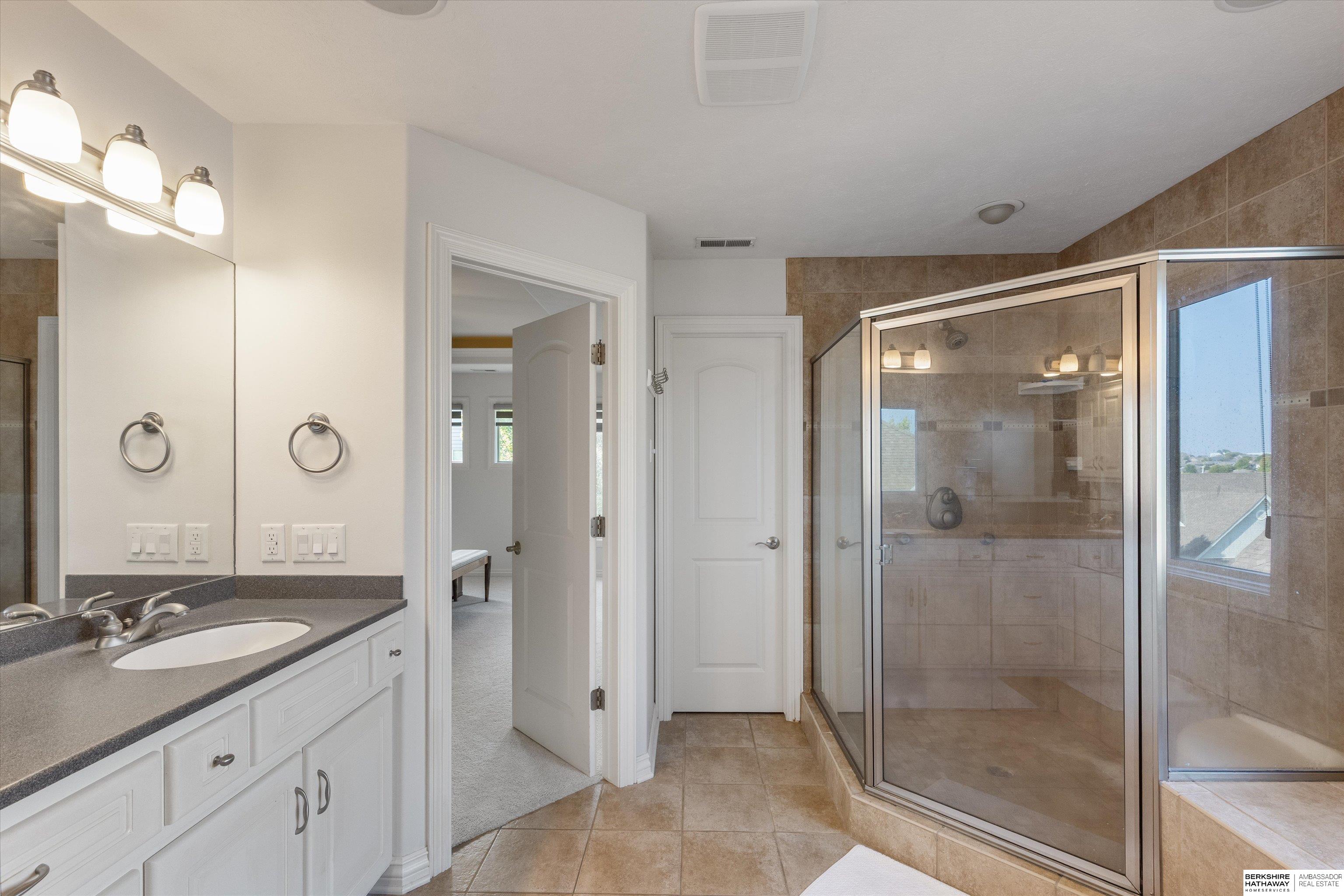 18107 Leavenworth Street