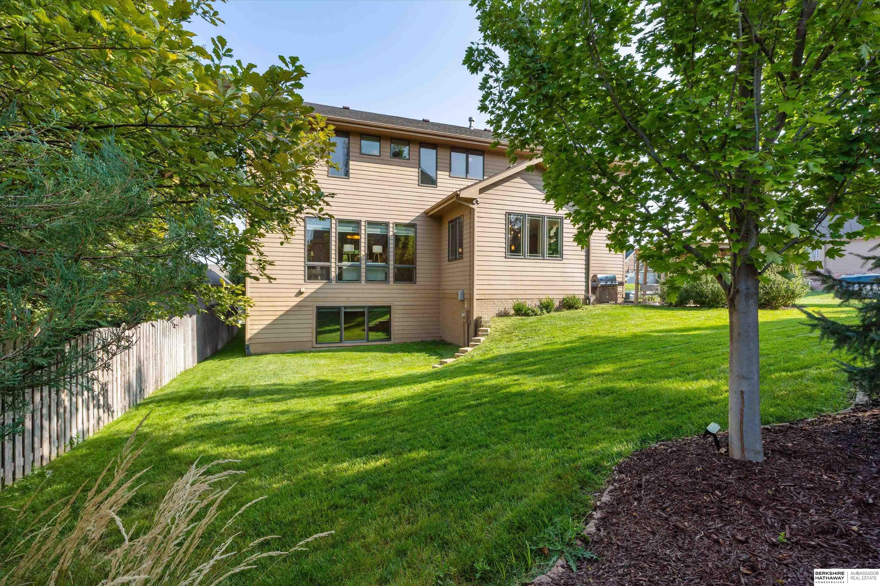 18107 Leavenworth Street