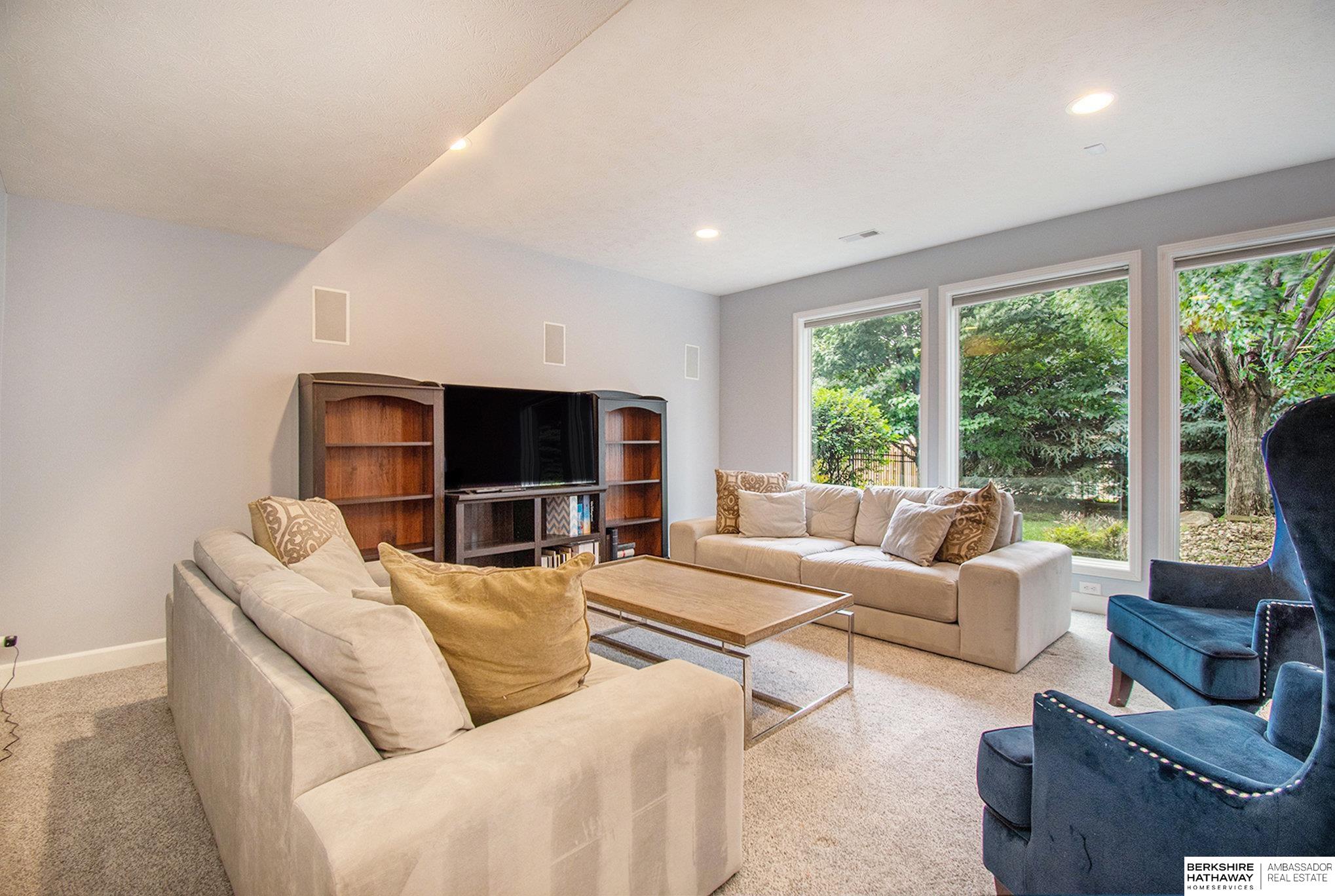 816 S 180th Avenue