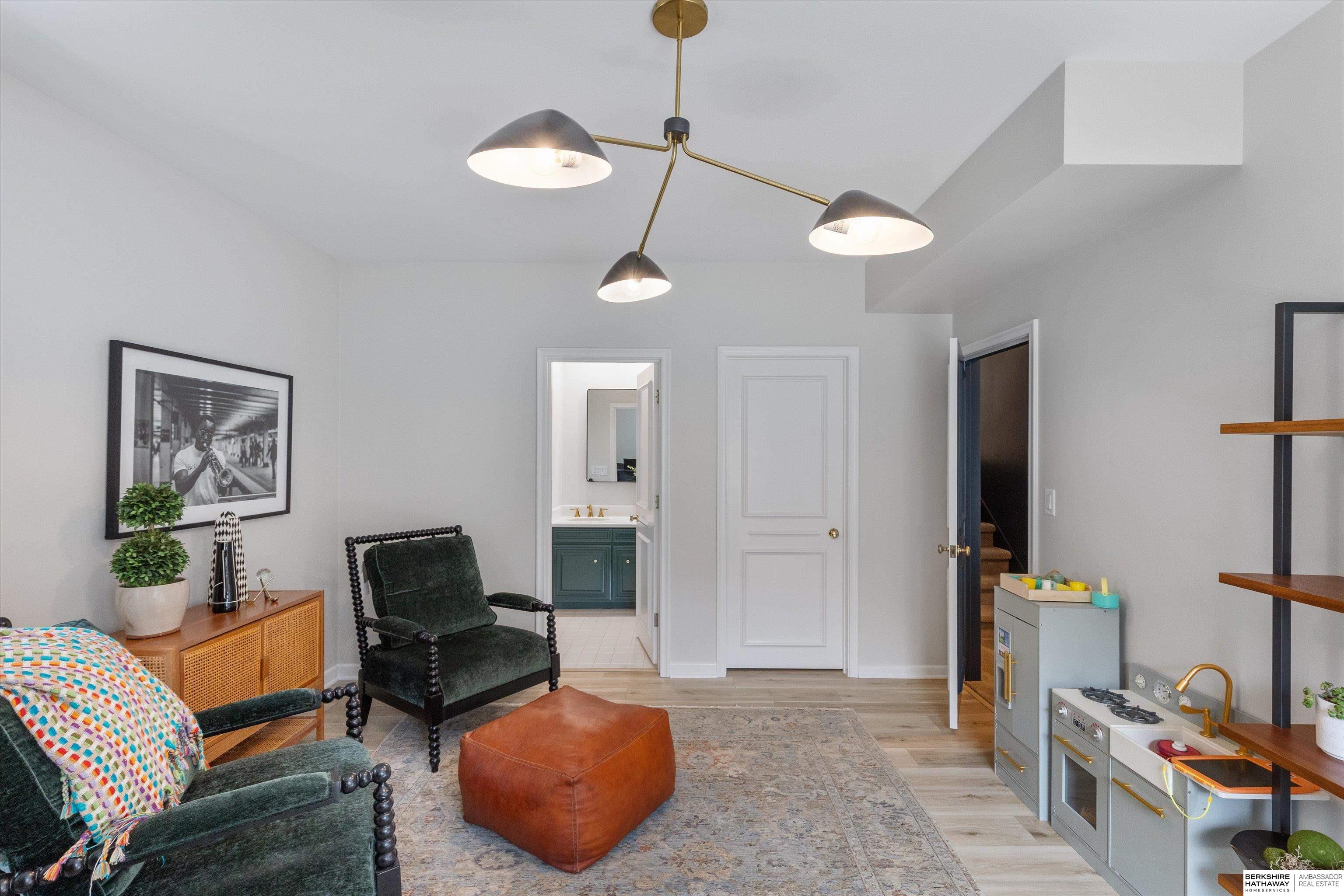 307 S 93rd Avenue