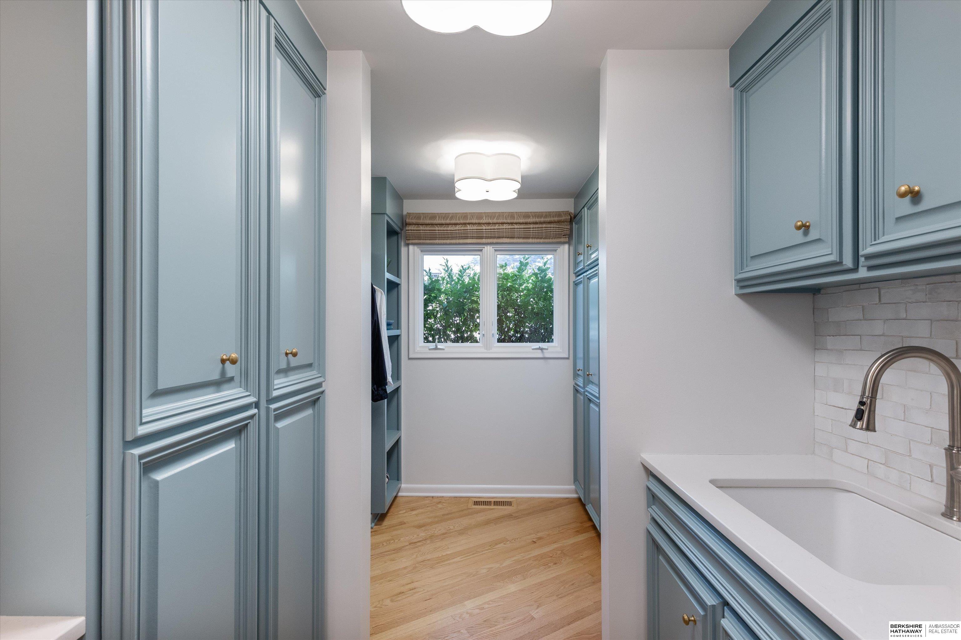 307 S 93rd Avenue