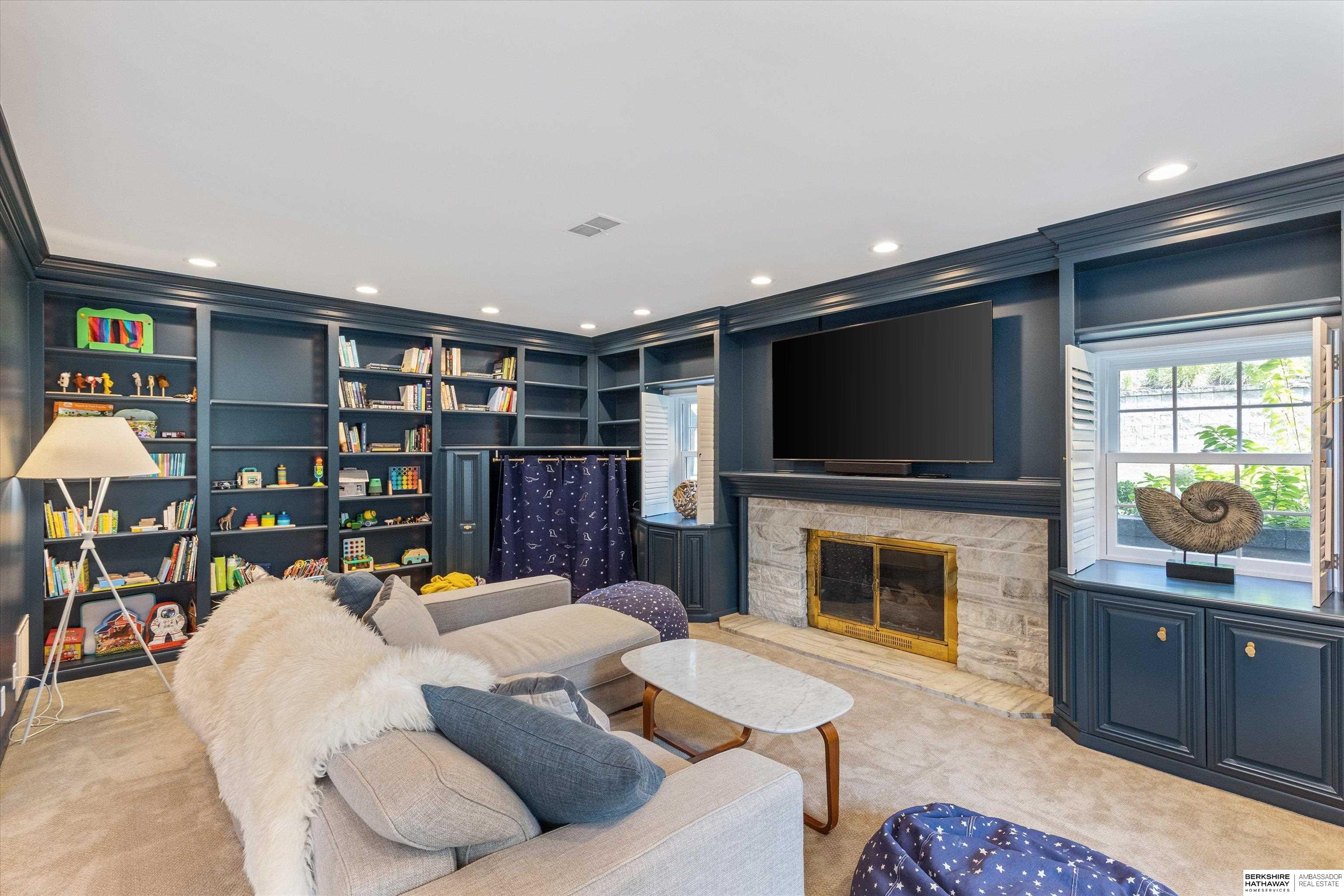 307 S 93rd Avenue