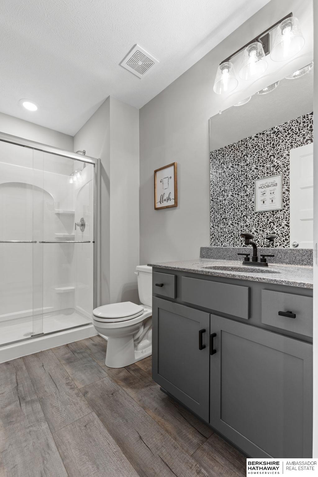 9605 S 184 Terrace