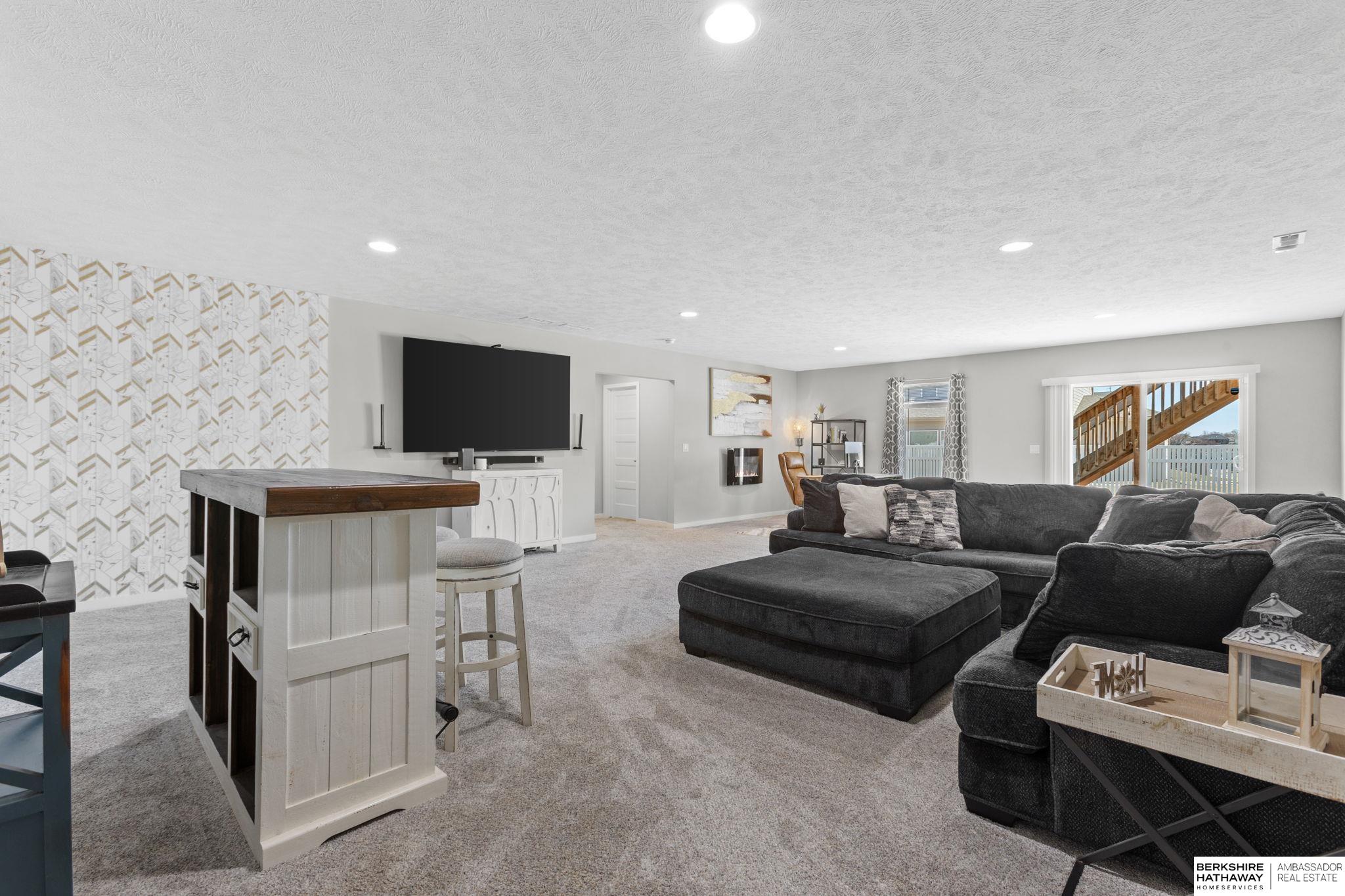 9605 S 184 Terrace