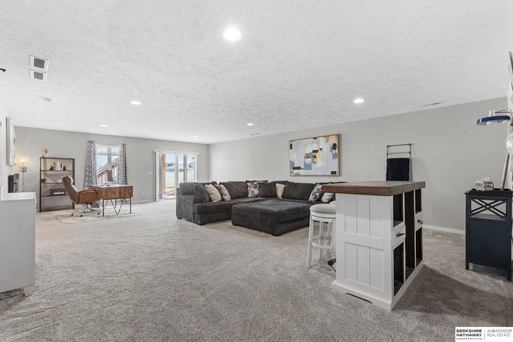 9605 S 184 Terrace