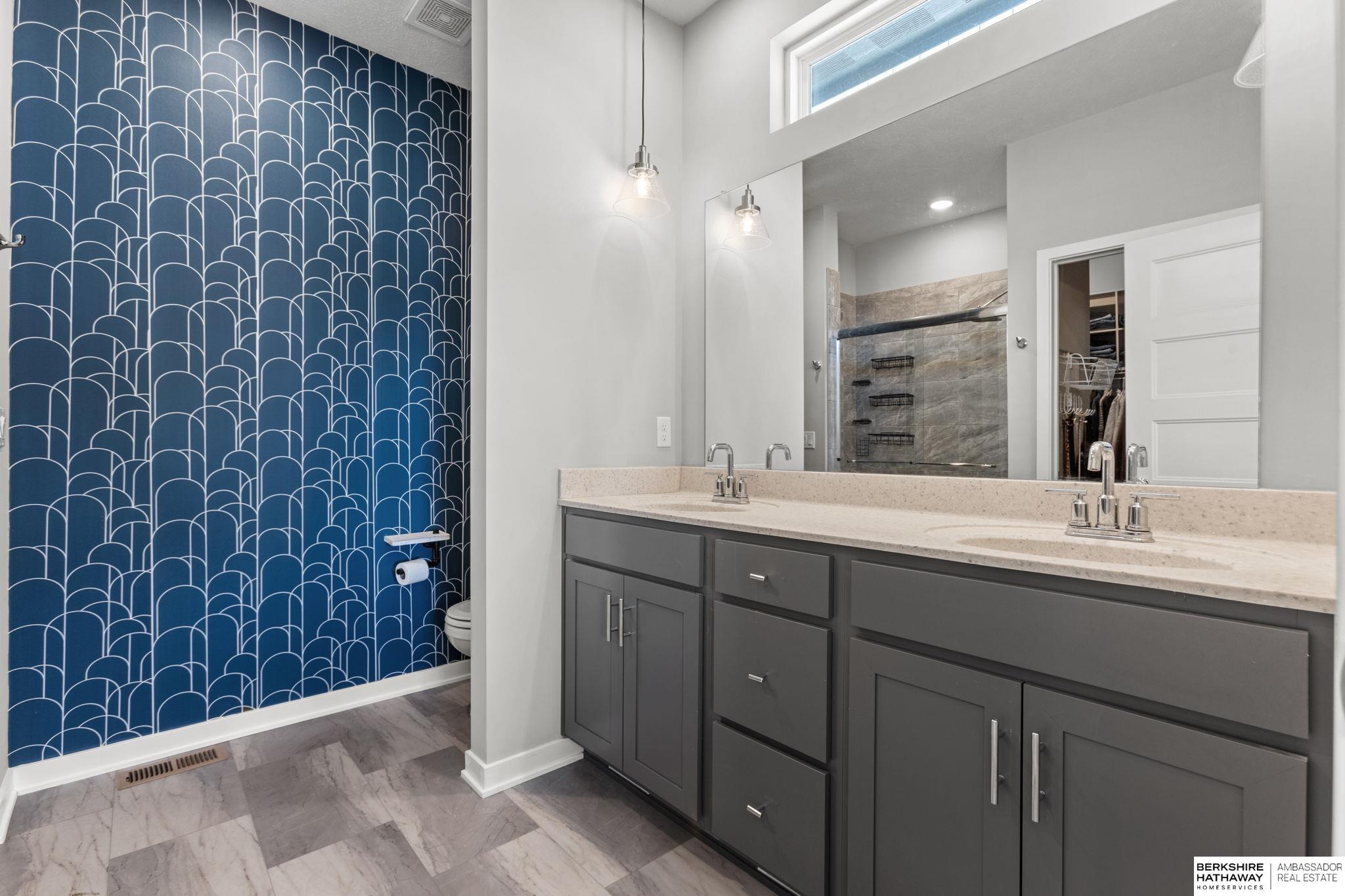 9605 S 184 Terrace
