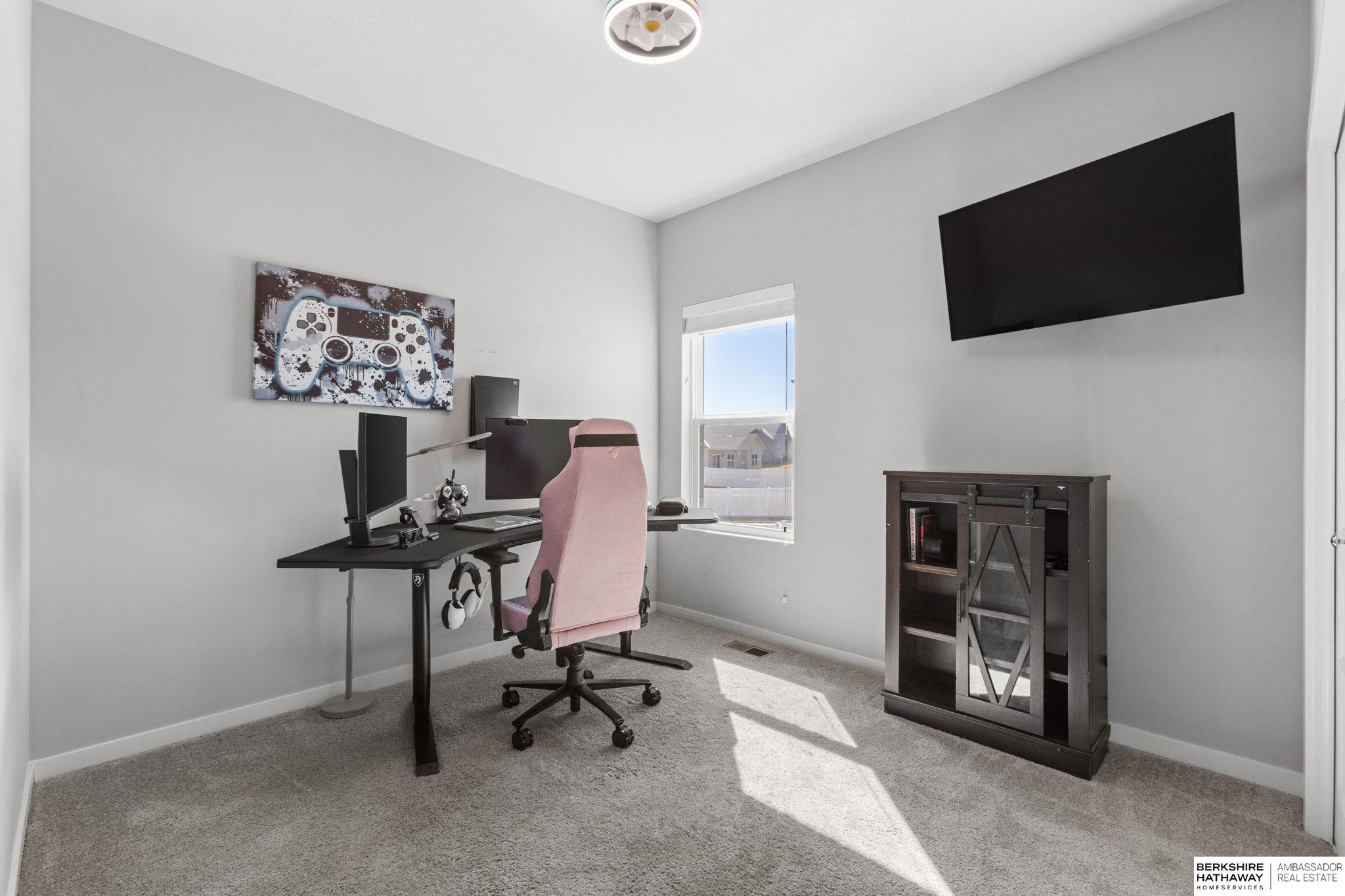 9605 S 184 Terrace