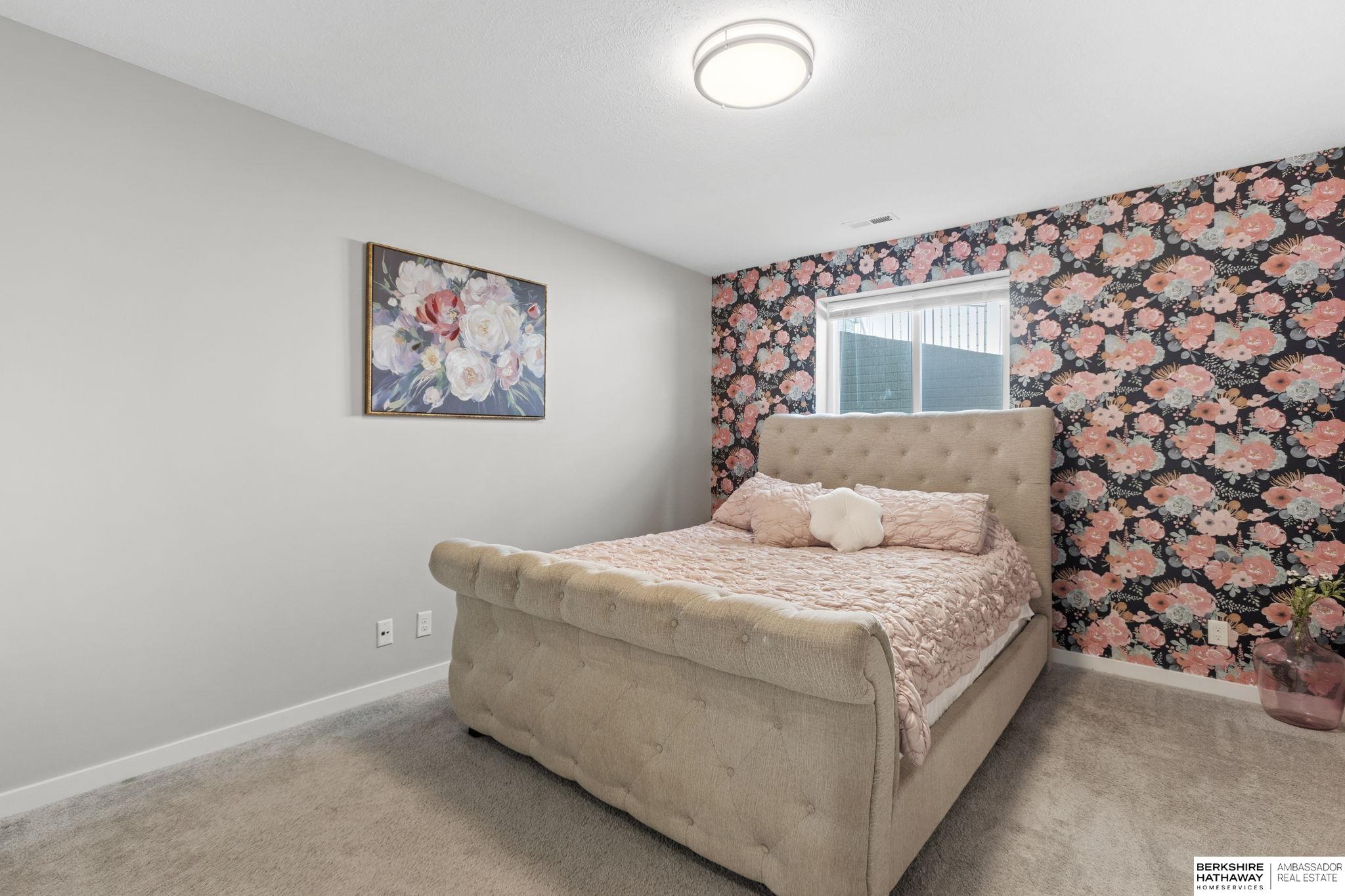9605 S 184 Terrace