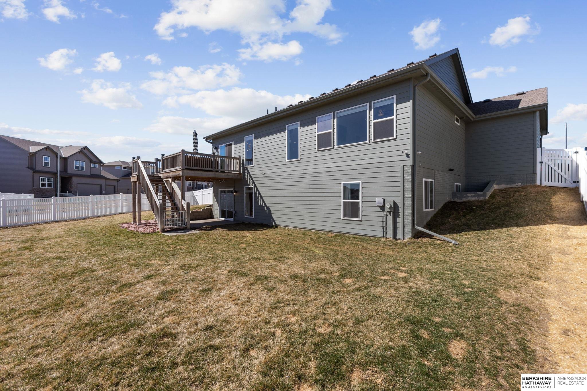 9605 S 184 Terrace