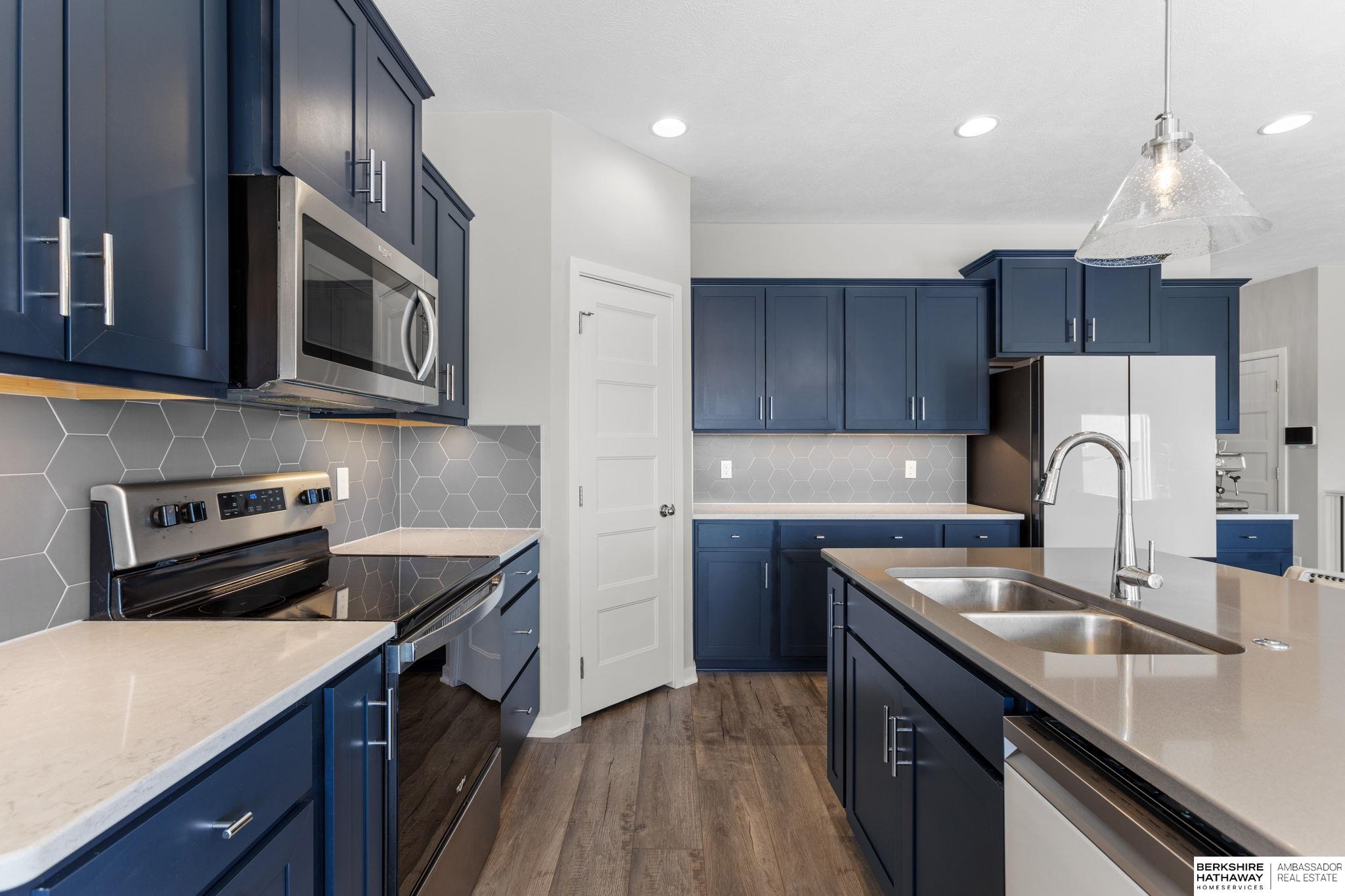 9605 S 184 Terrace